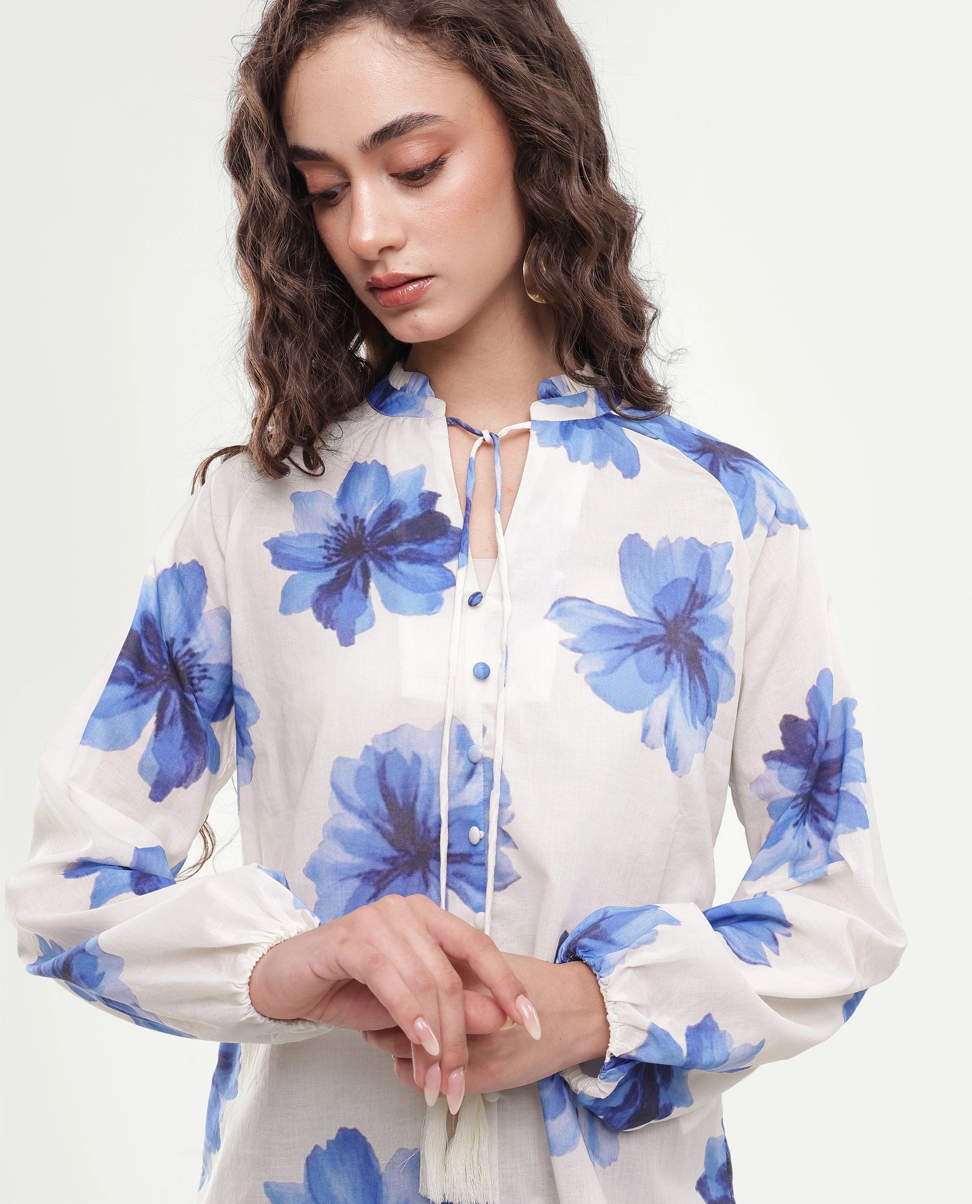 Rareism Women's Olar Off White Floral Cotton Regular Long Sleeves Top