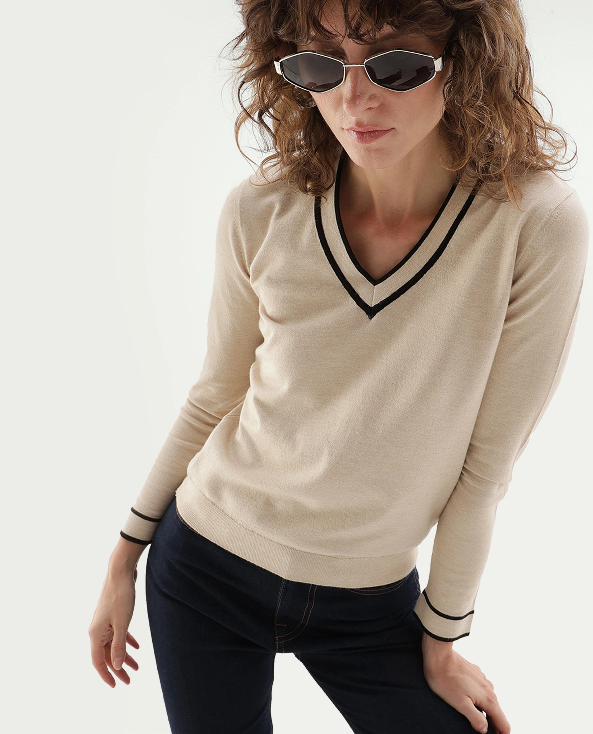 Rareism Women's Lanbo Off White Viscose Blend V-Neck Regular Plain Sweater