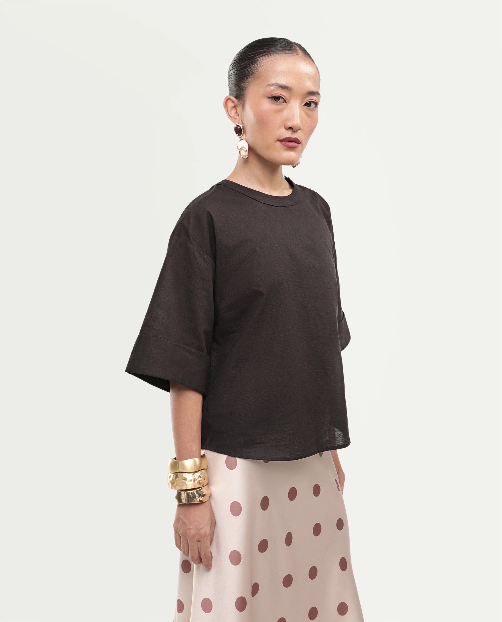 Rareism Women's Ozar Brown Linen Blend Crew Neck Relaxed Plain Top