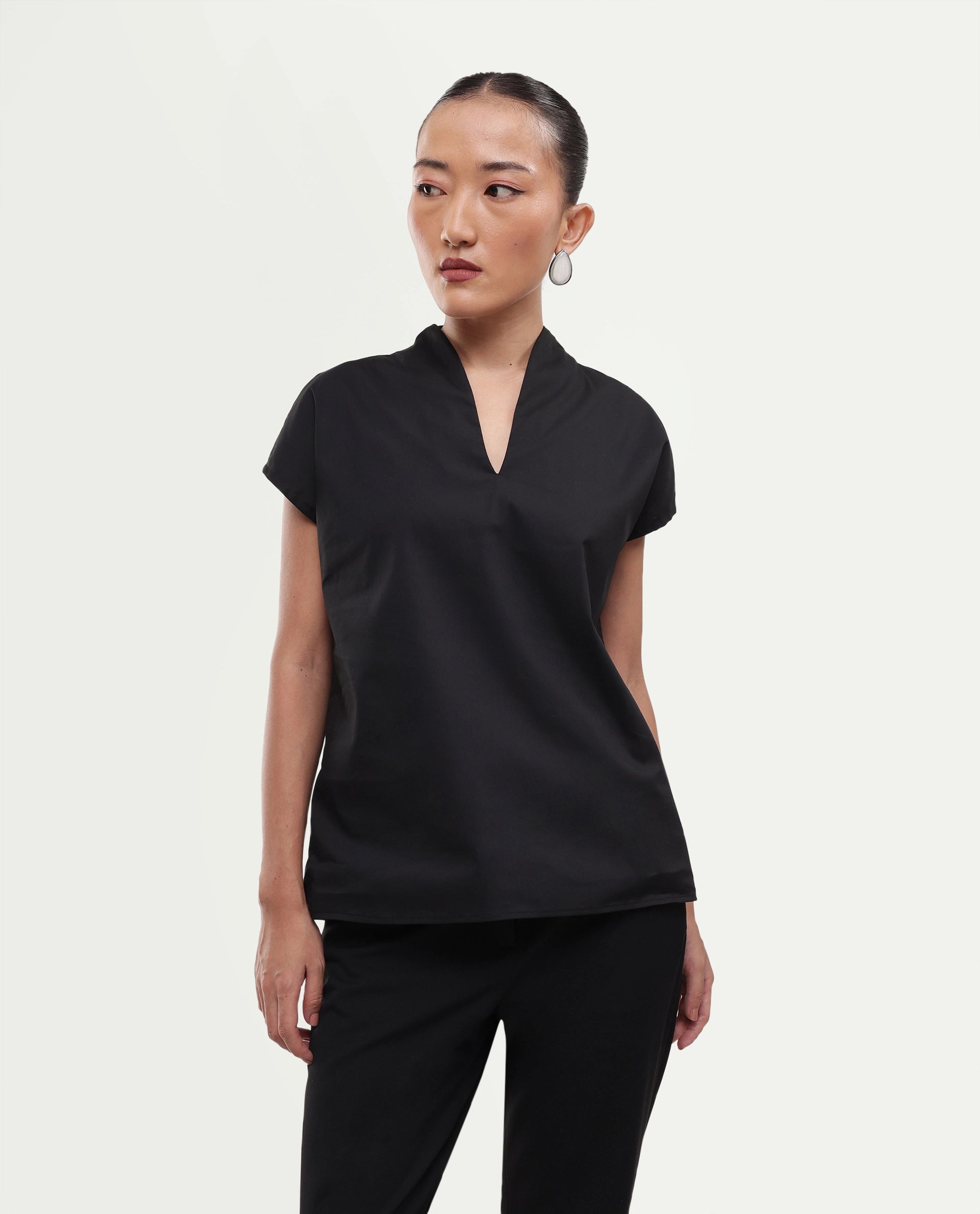 Rareism Women's Buijity Dark Black Cotton Blend Stand Collar Regular Plain Top