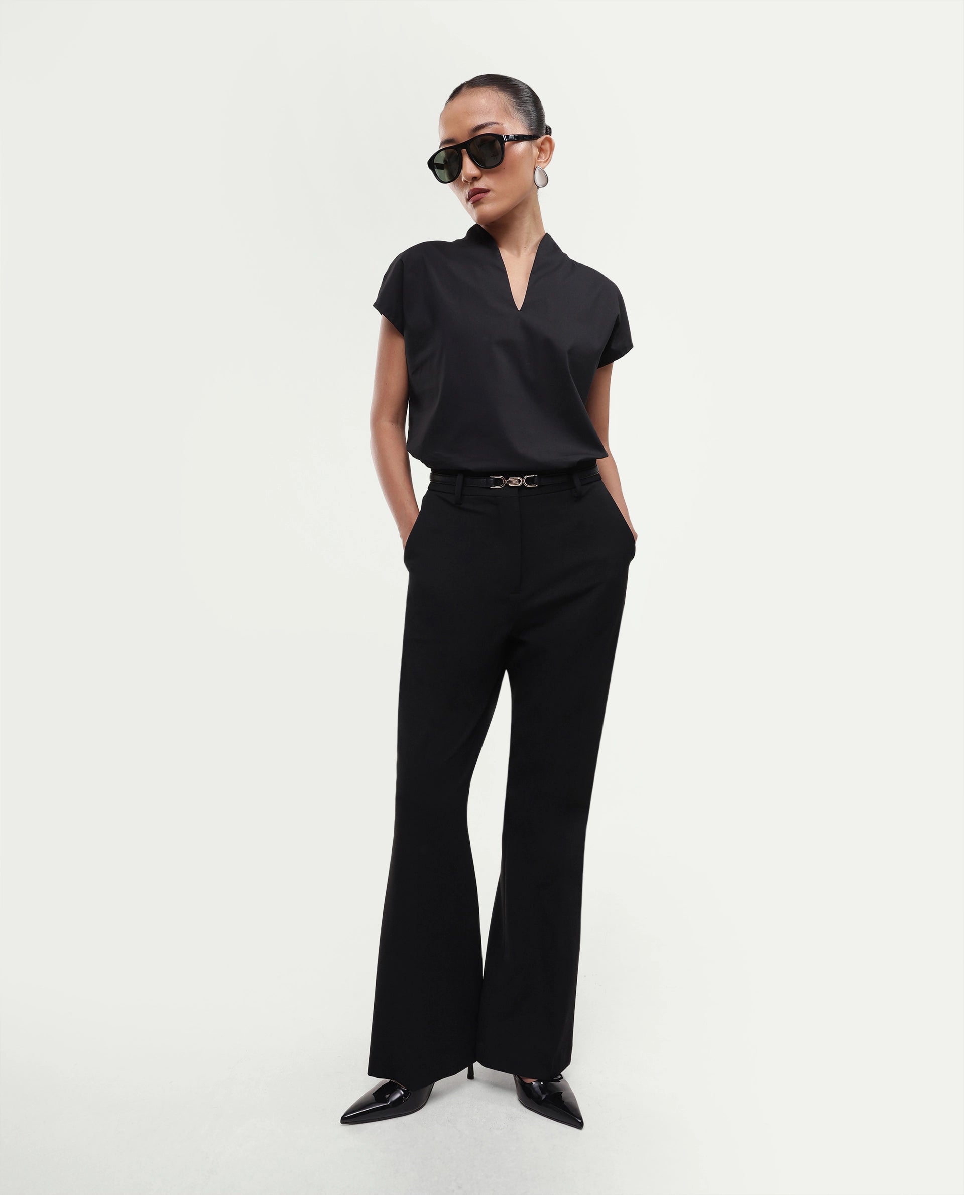 Rareism Women's Buijity Dark Black Cotton Blend Stand Collar Regular Plain Top
