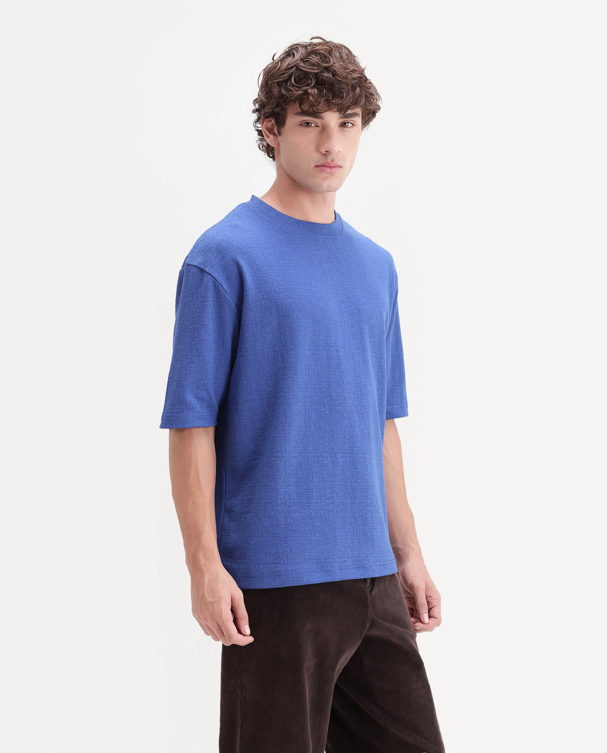 Rare Rabbit Men's Rodo Blue Cotton Blend Crew Neck Regular Plain T-Shirt