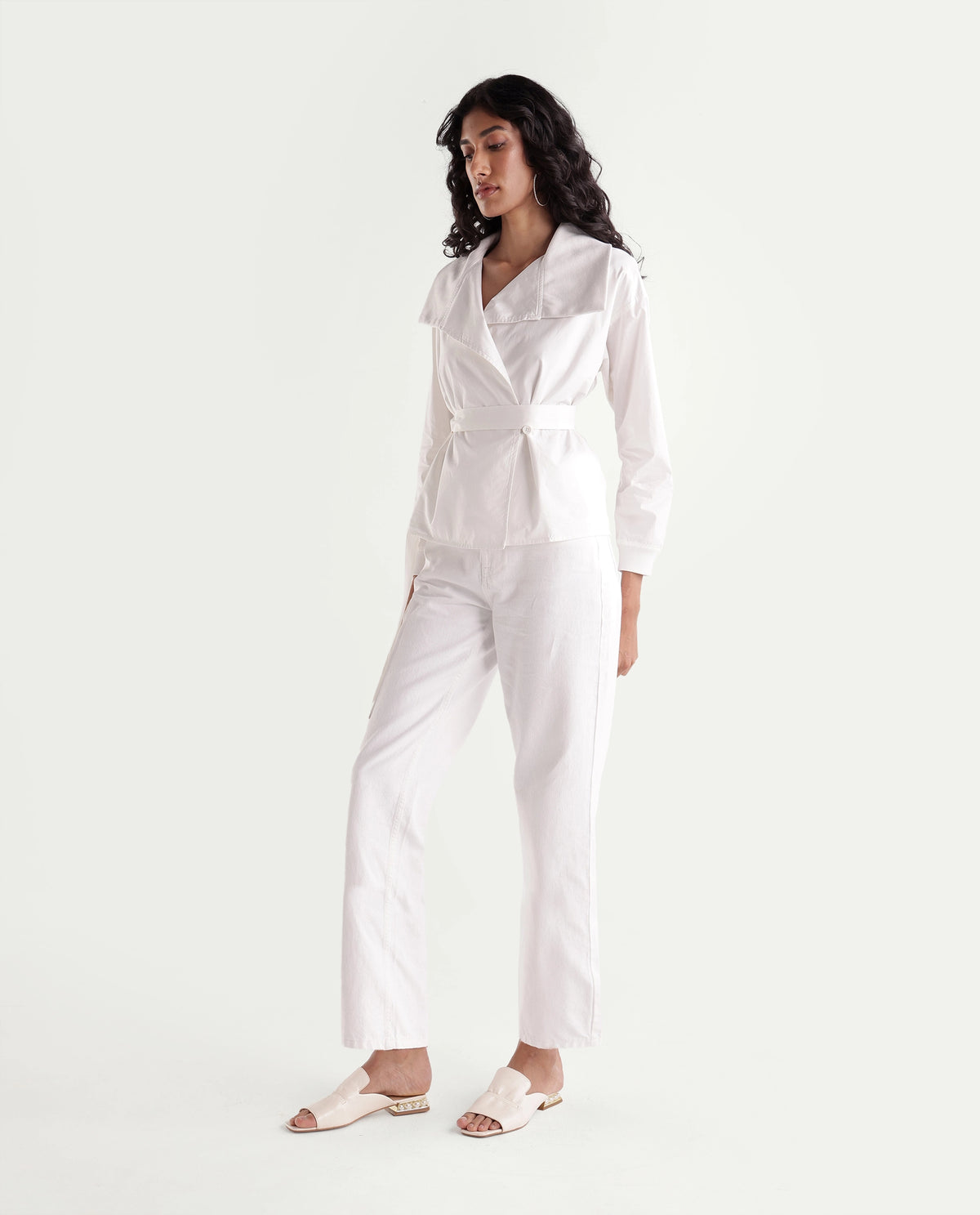 Rareism Women's Strank-5 White Cotton Shank And Zipper Ankle Straight Plain Jeans - image 5