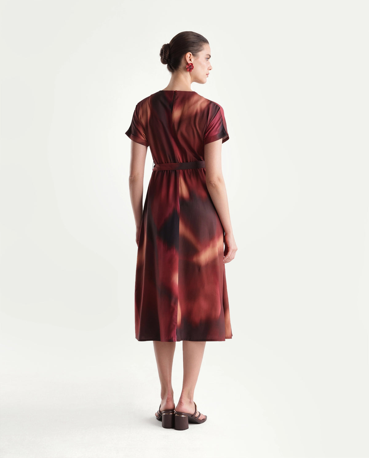 Rareism Women's Sufon Dark Brown Viscose Crew Neck Fit And Flare Abstract Print Dress