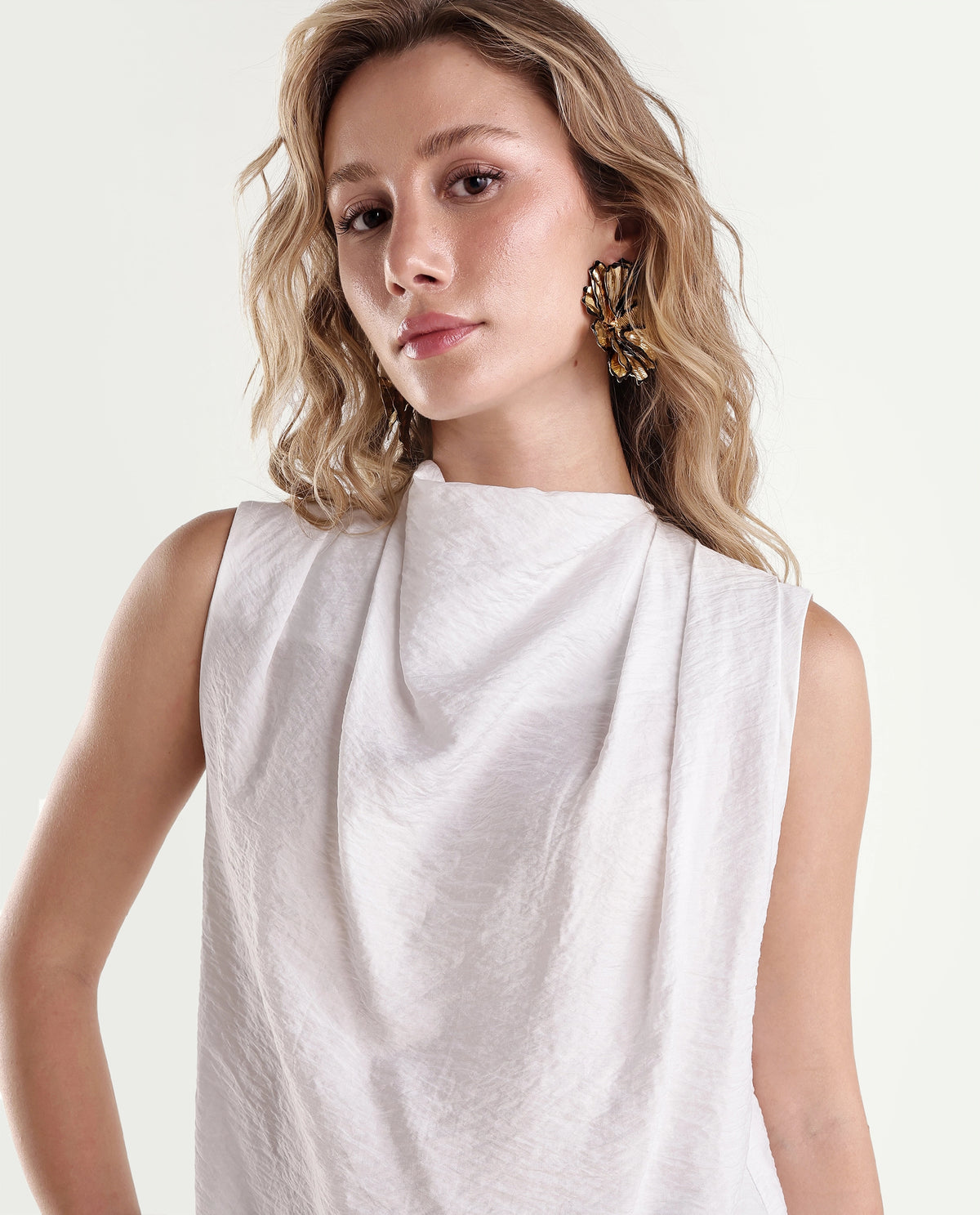Rareism Womens Onjowl Off White Viscose Blend Cowl Neck Swing Plain Top