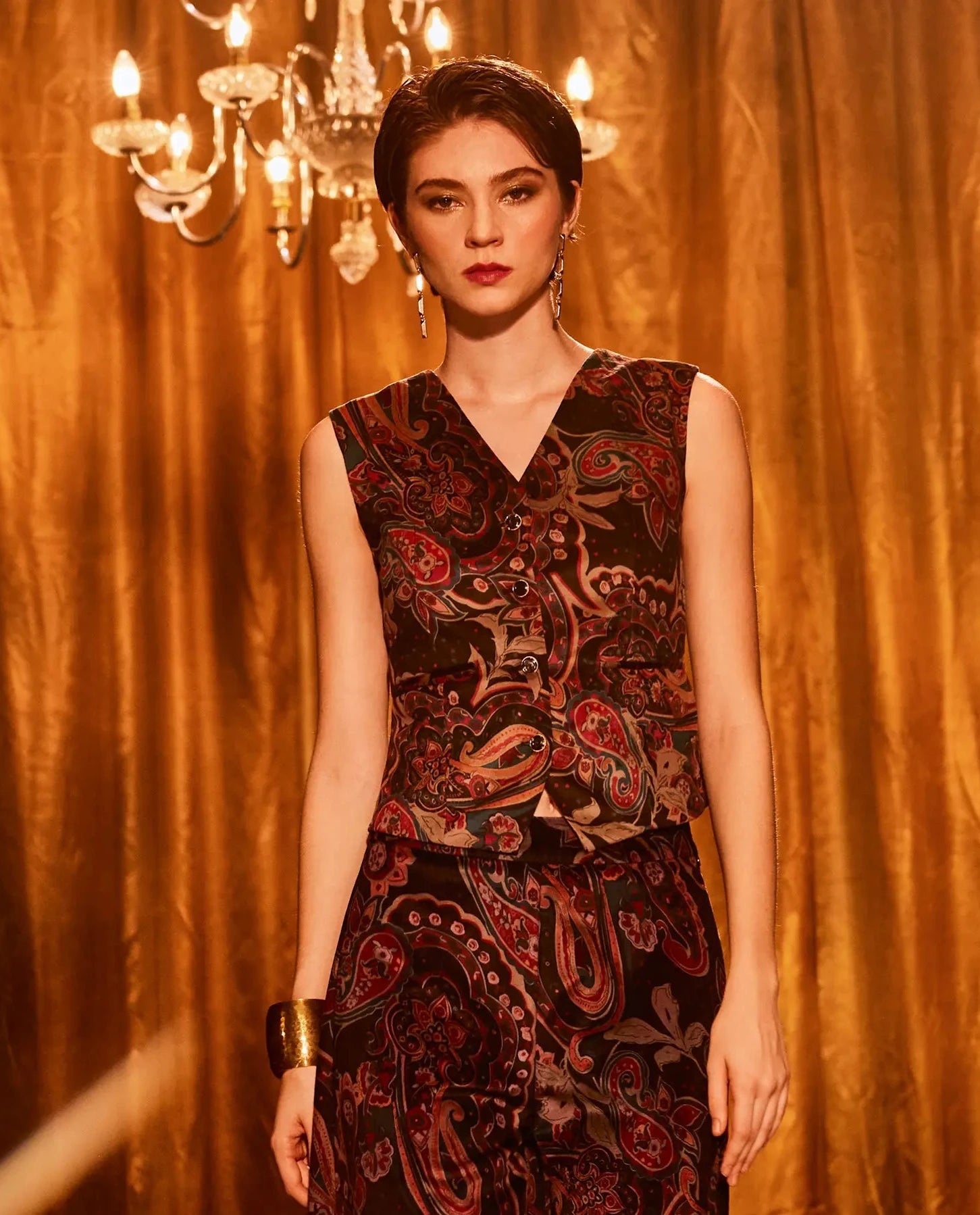 Rareism Women Remen Multi Velvet Sleeveless V-Neck Button Closure Fitted Paisley Print Waist Coat