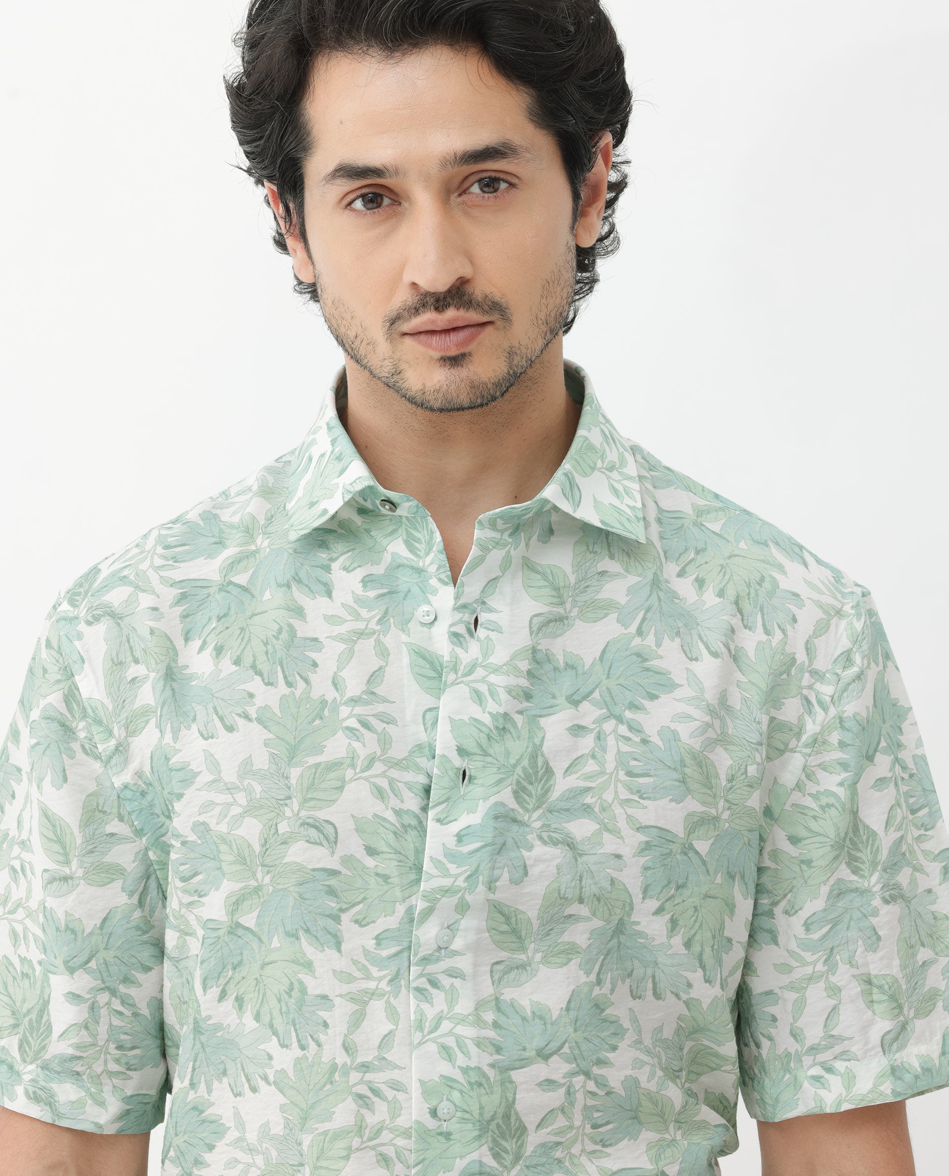Rare Rabbit Mens Sage Pastel Green Viscose Nylon Fabric Blend Short Sleeve Boxy Fit Tropical Print Shirt