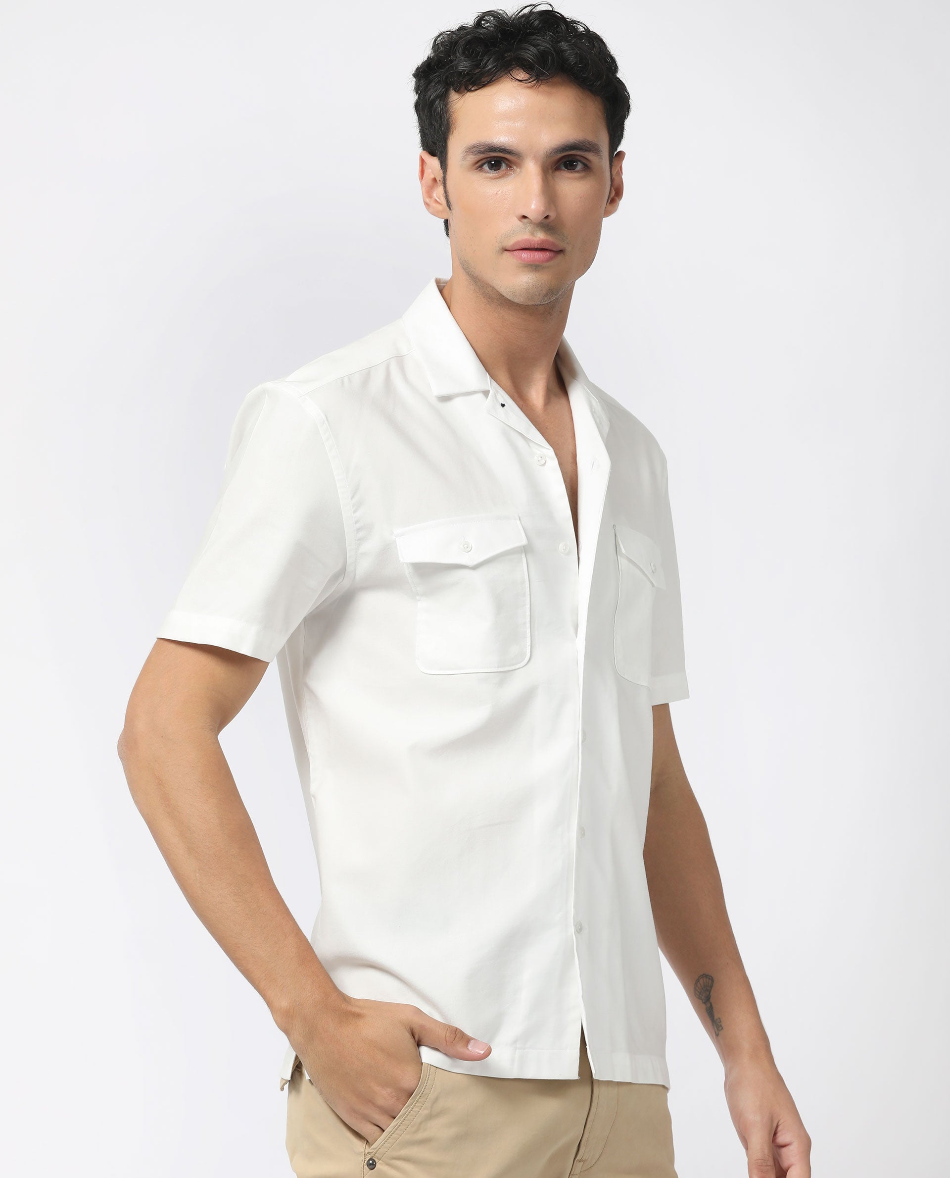 Hollister California Hollister White Shirt Mens Rare Rabbit Men's Salford White Cotton Plain Regular Fit Half Sleeve C Hollister California Hollister White Shirt Mens Rare Rabbit Men's Salford White Cotton Plain Regular Fit Half Sleeve C