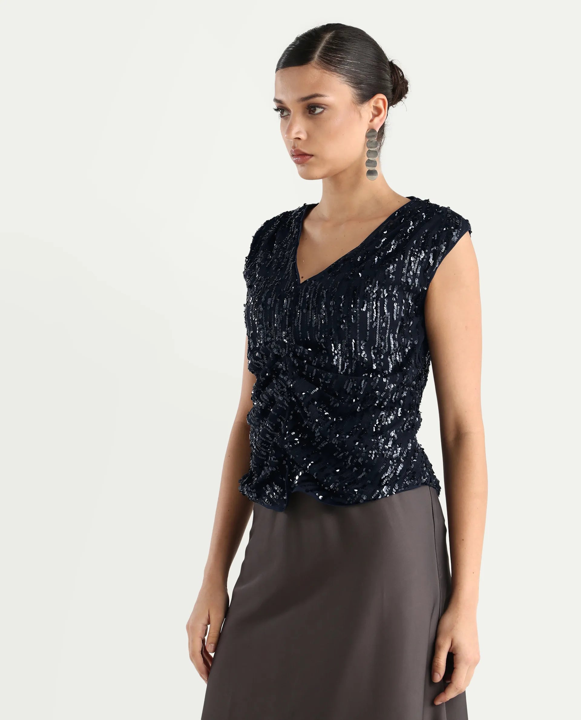 Rareism Women's Saot Metallic Navy Knit V-Neck Plain Sleeveless Regular Fitted Top