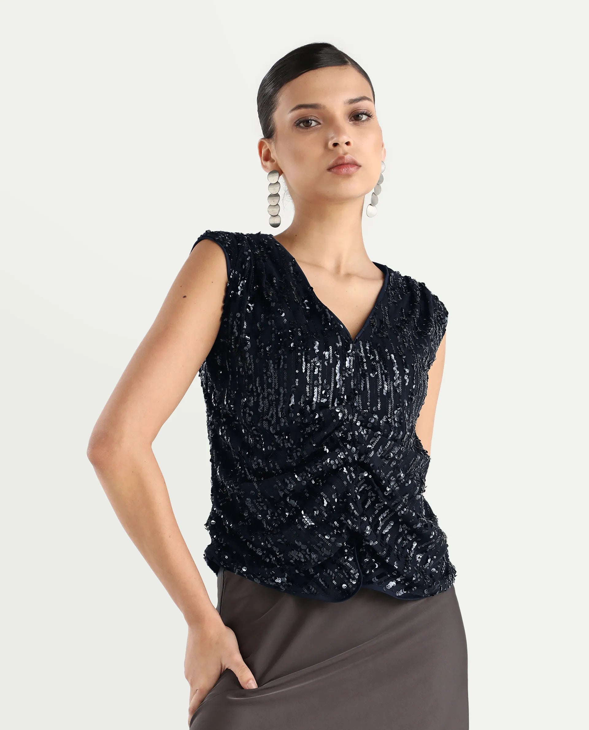 Rareism Women's Saot Metallic Navy Knit V-Neck Plain Sleeveless Regular Fitted Top