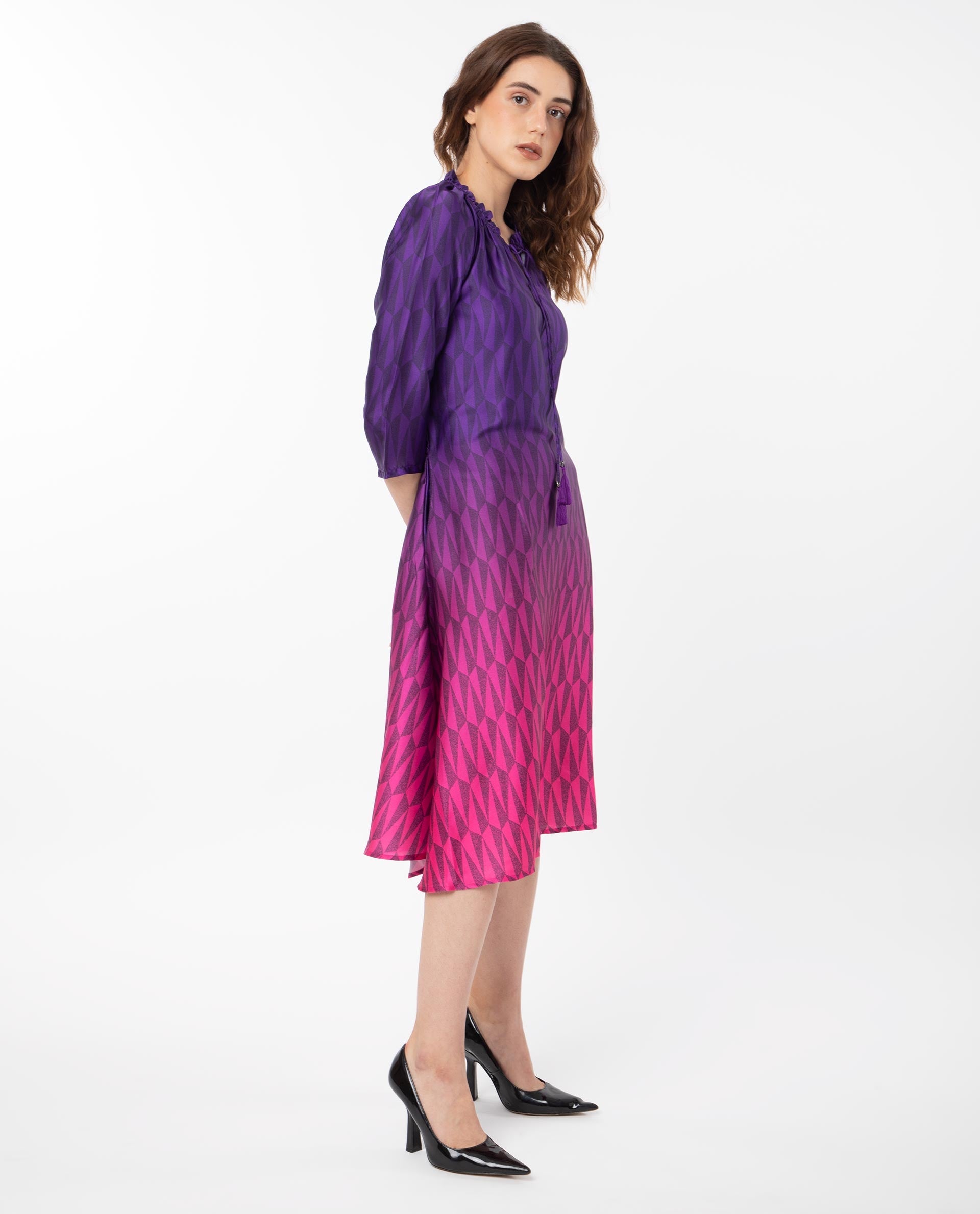 Rareism Women Shaw Pink Polyester Fabric 3/4Th Sleeves Drawstring Closure Tie-Up Neck Regular Fit Ombre Knee Length Dress