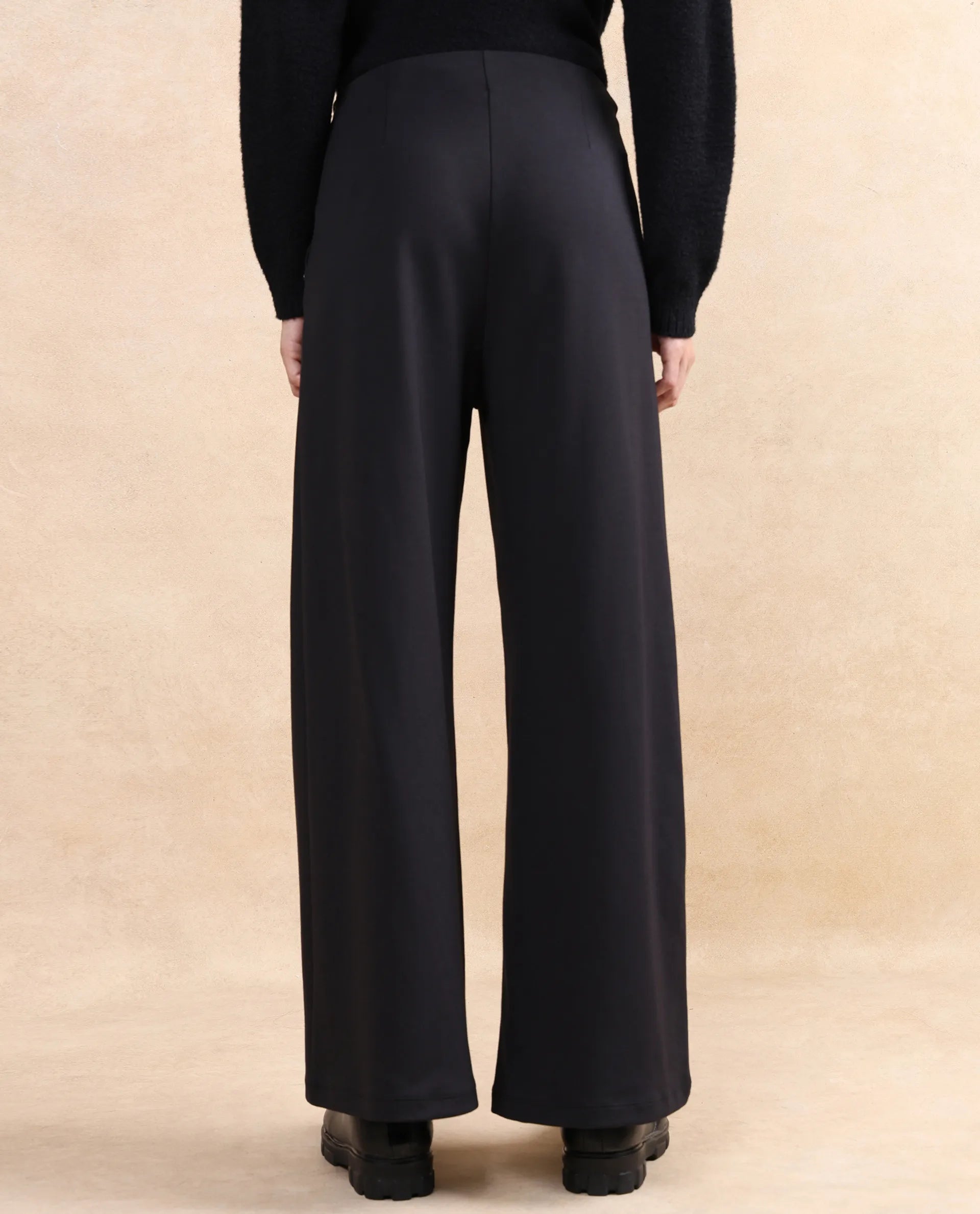 Rareism Women Shoyon Black Cotton Viscose Fabric Wide Fit Midi Plain Trouser