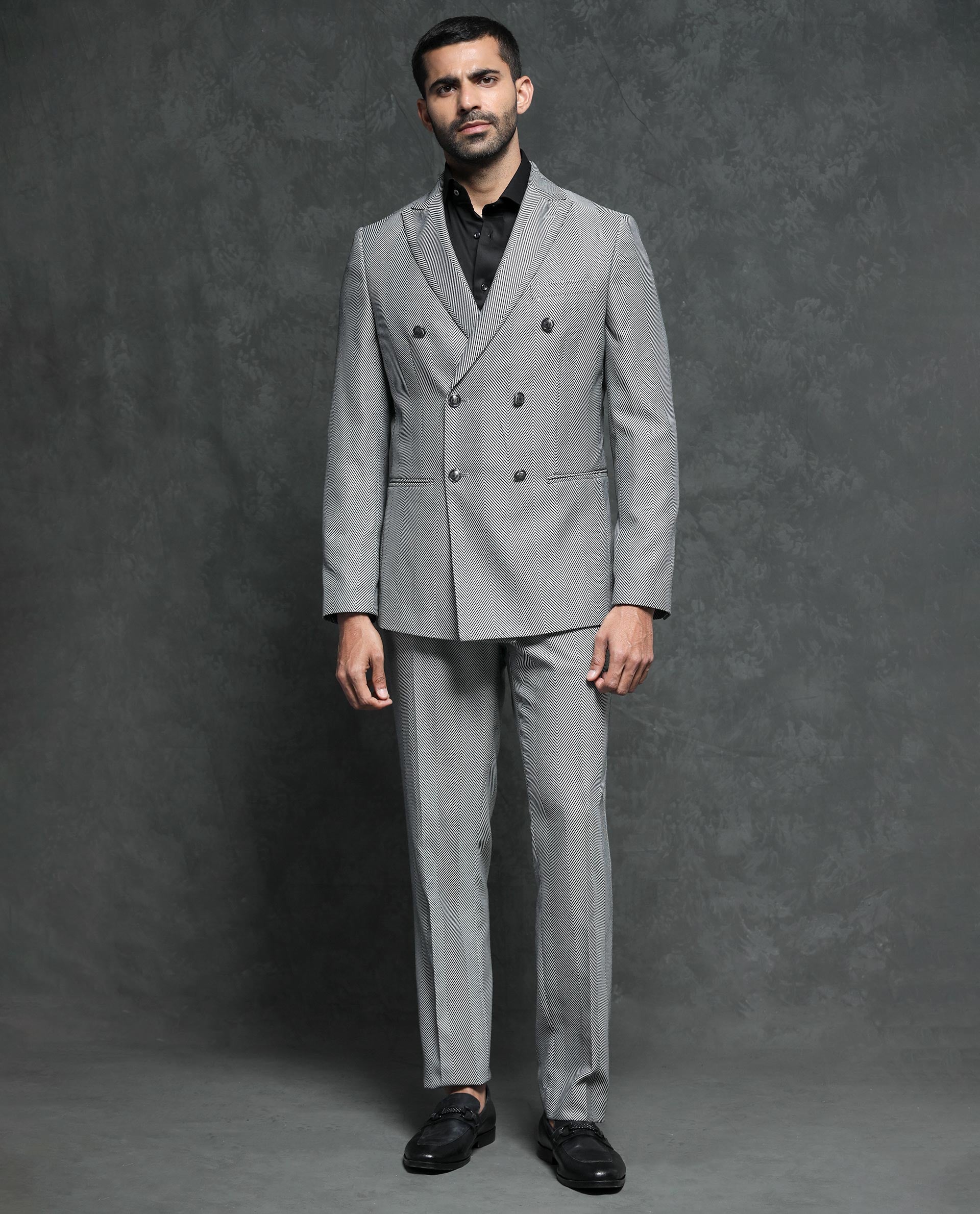 Rare Rabbit Men's Sierres Light Grey Viscose Textured Tailored Fit Full Sleeve Lapel Neck Suits