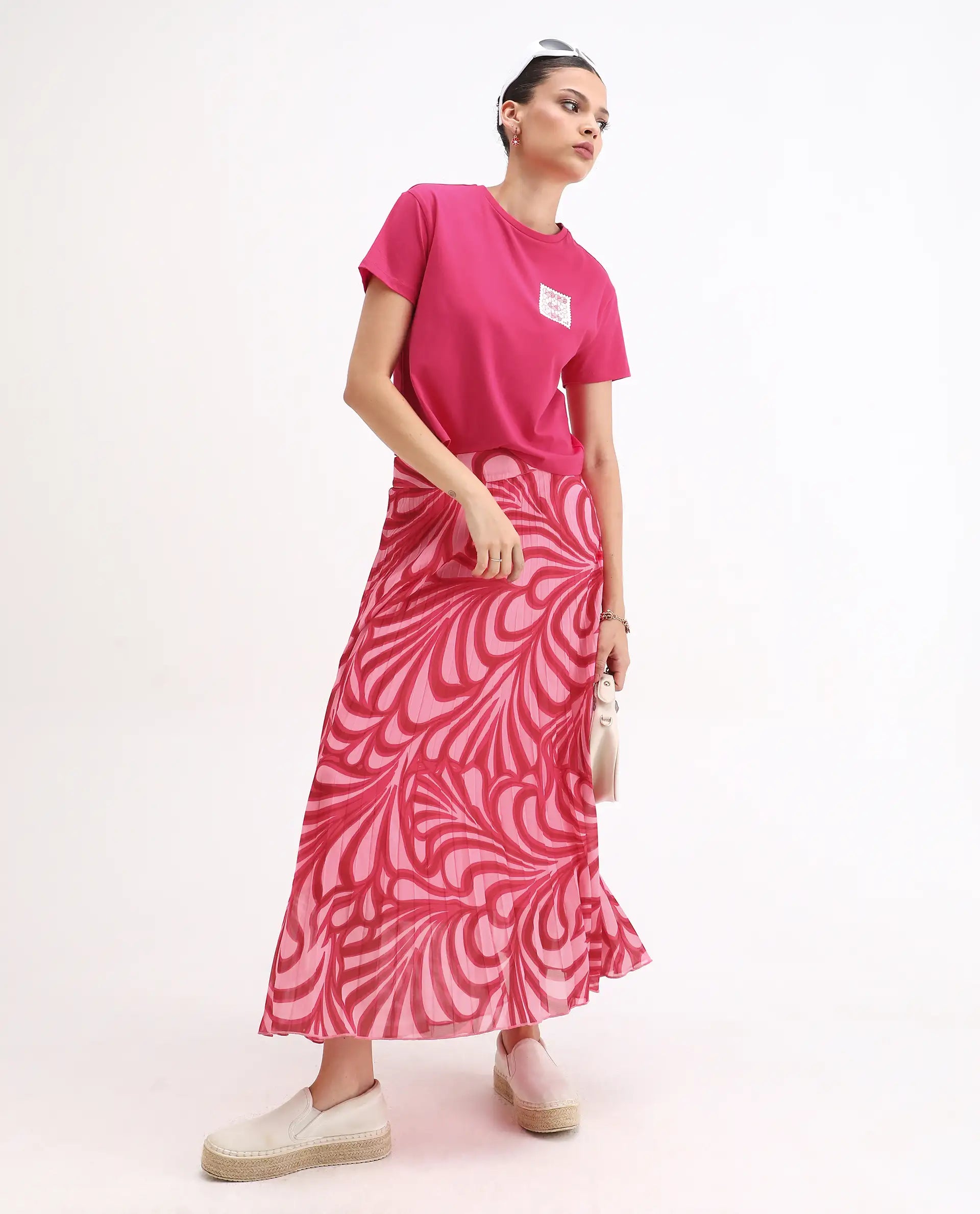 Rareism Women's Somrey Pink Cotton Blend Crew Neck Graphic Print Crop Regular Fit T-Shirt