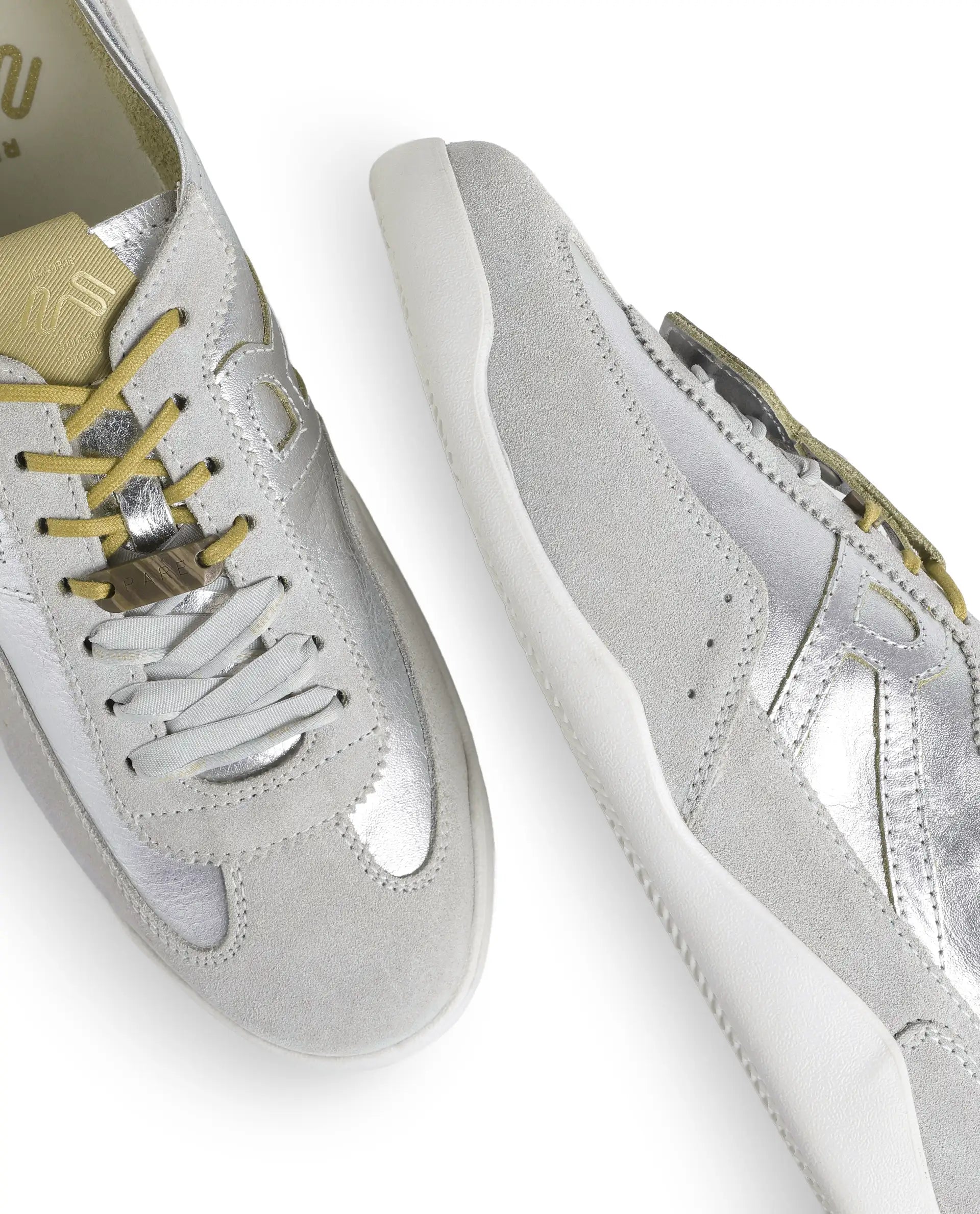 Rarez Men's Sugoi Still Primary Silver Leather Regular Sneaker