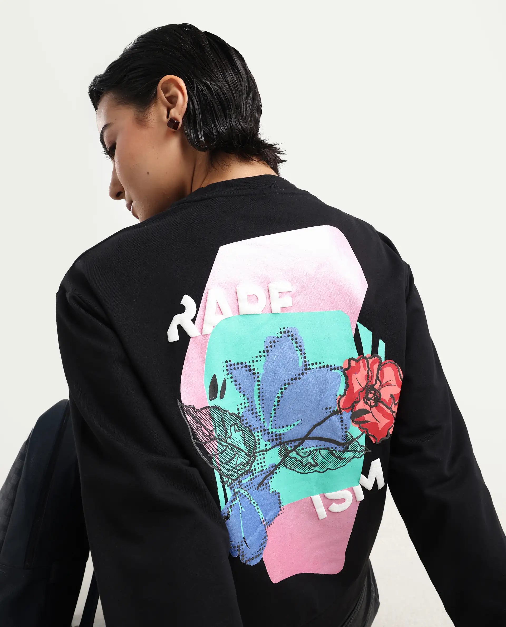 Rareism Women's Swoze Black Cotton Blend Crew Neck Graphic Print Relaxed Fit Sweatshirt