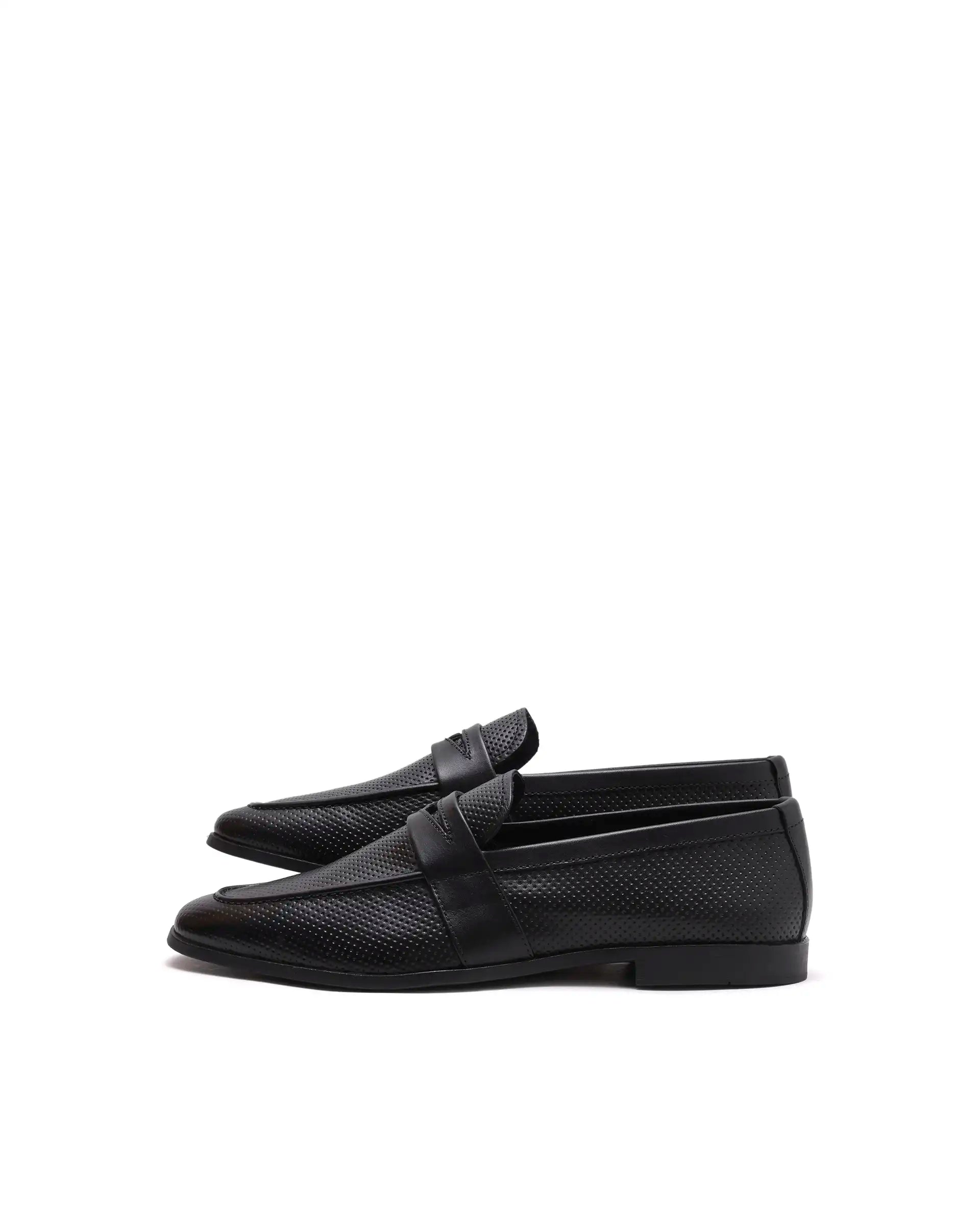 Rare Rabbit Men's Lucent Black Leather Mocassin