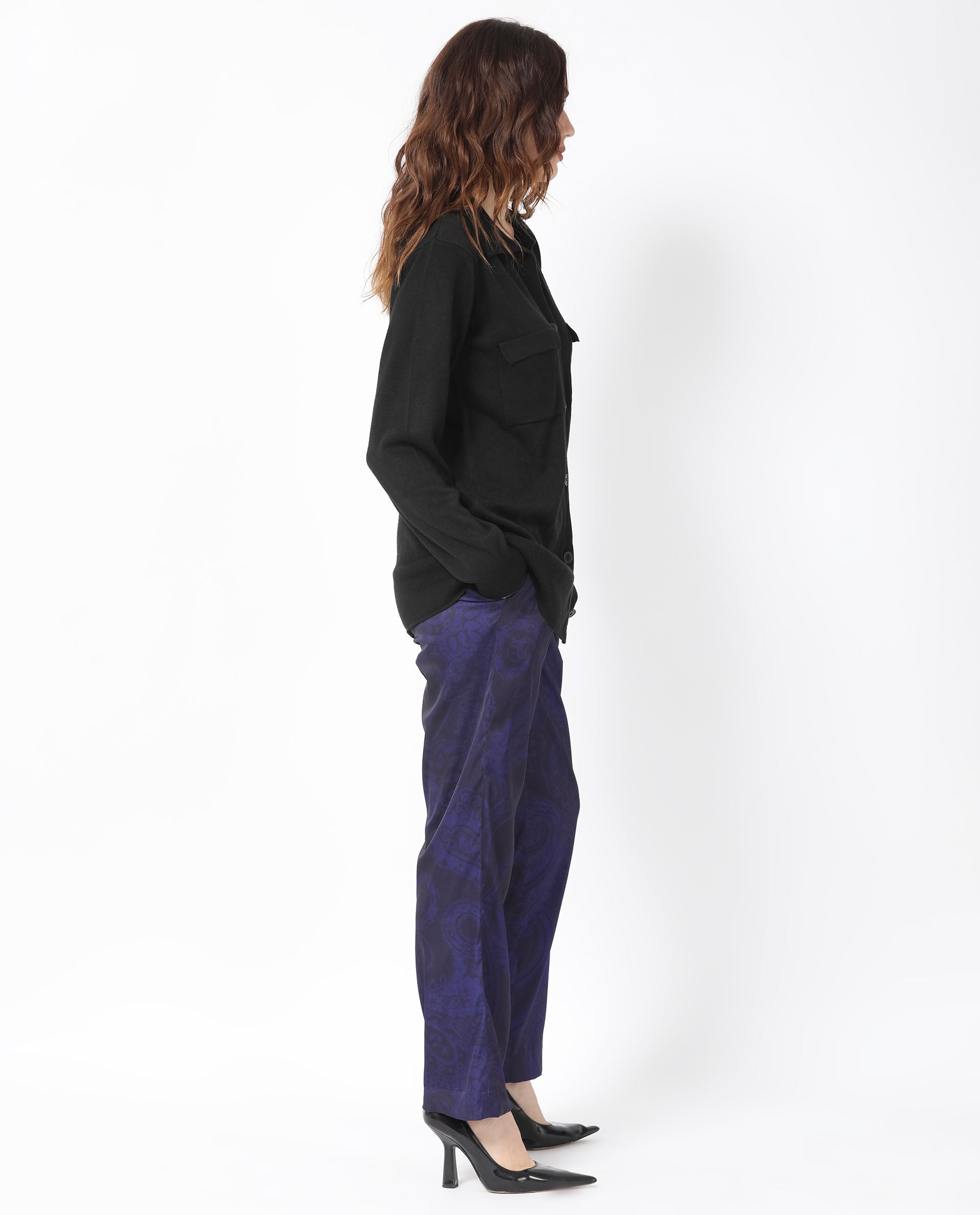 Rareism Women Telkon Black Viscose Fabric Full Sleeves Regular Fit Solid Shirt Collar Sweater