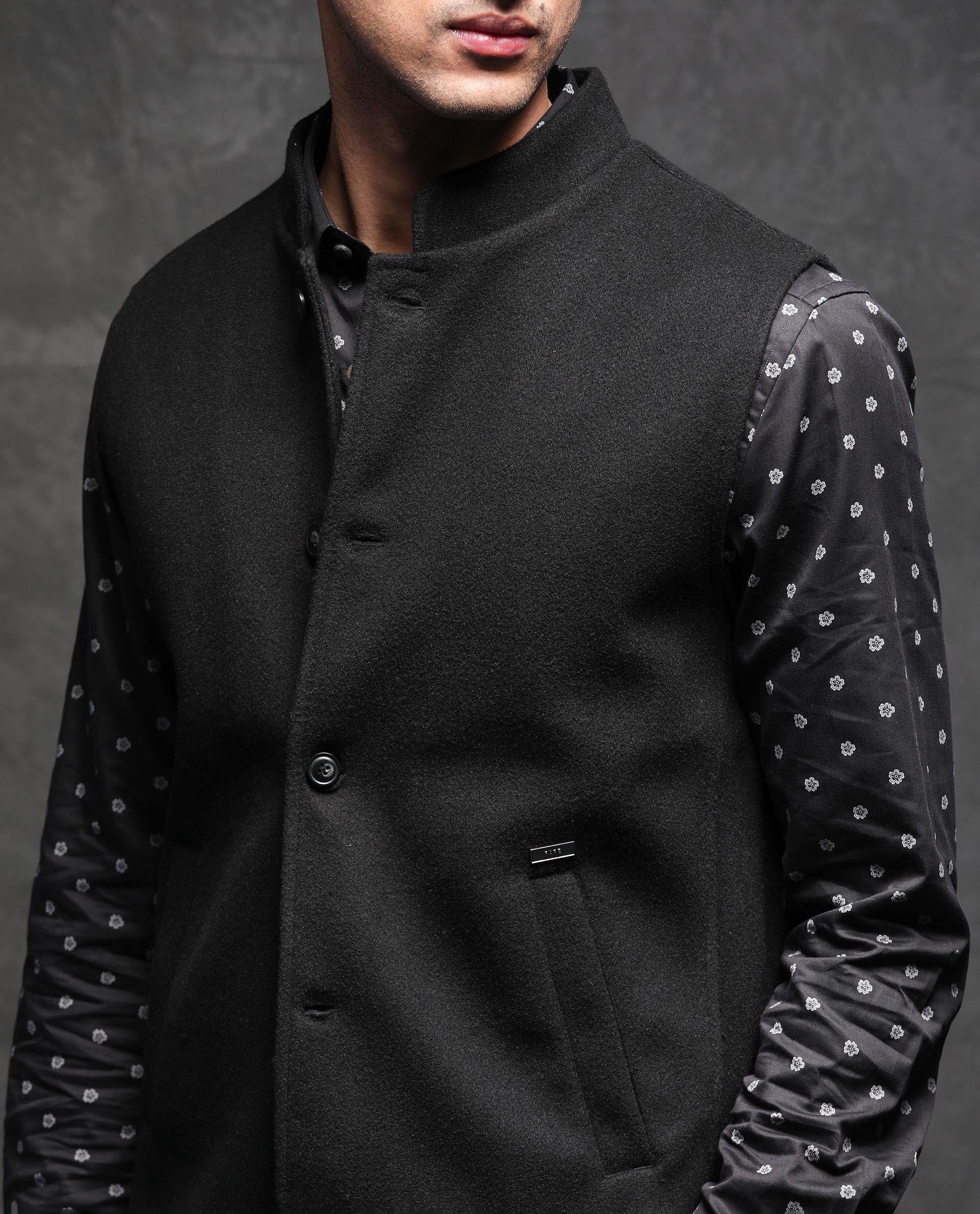 MONCLER MALRIF black sleeveless jacket