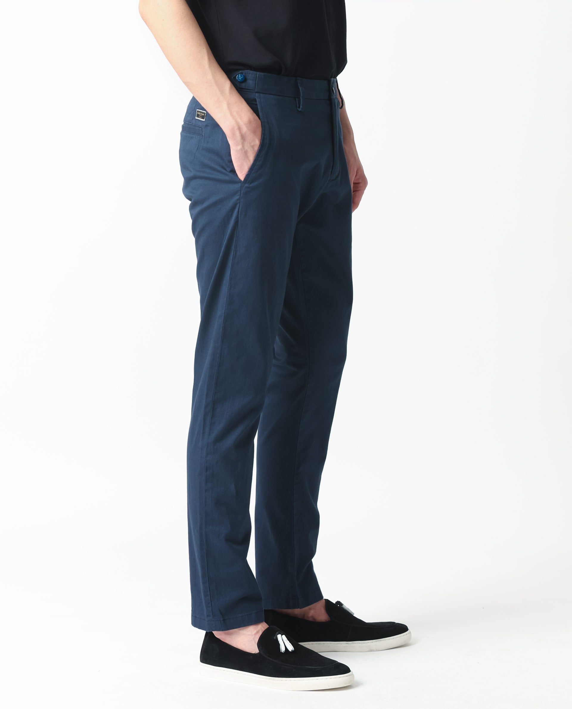 Rare Rabbit Men's Trans Navy Solid Mid-Rise Regular Fit Plain Stretch Trouser