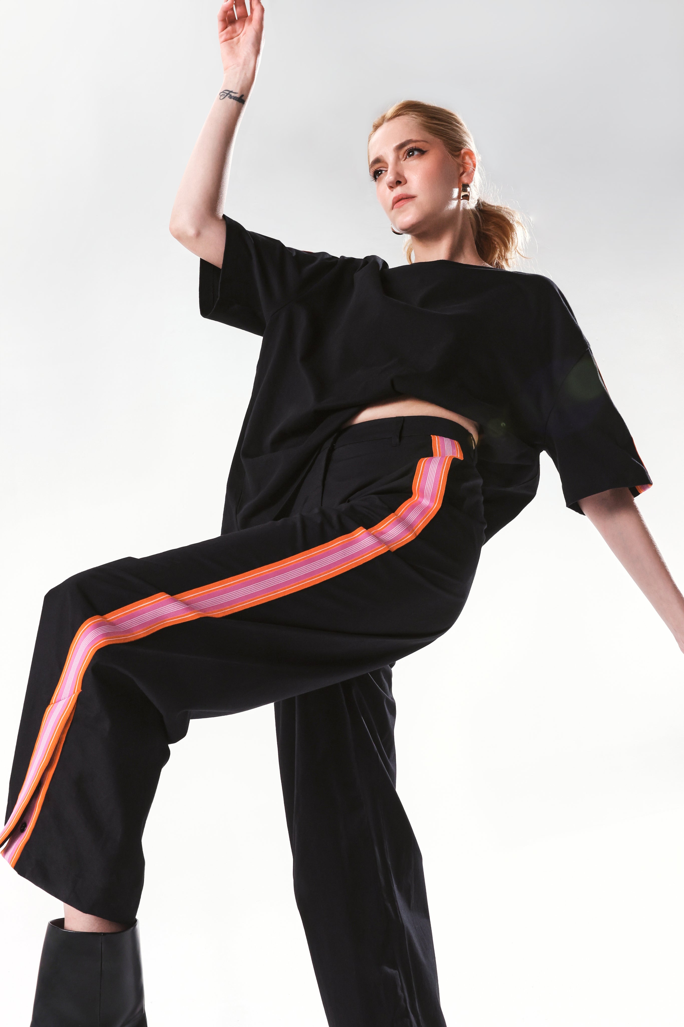 Rareism Women's Nonwen B Black Cotton Plain Ankle Length Wide Trouser