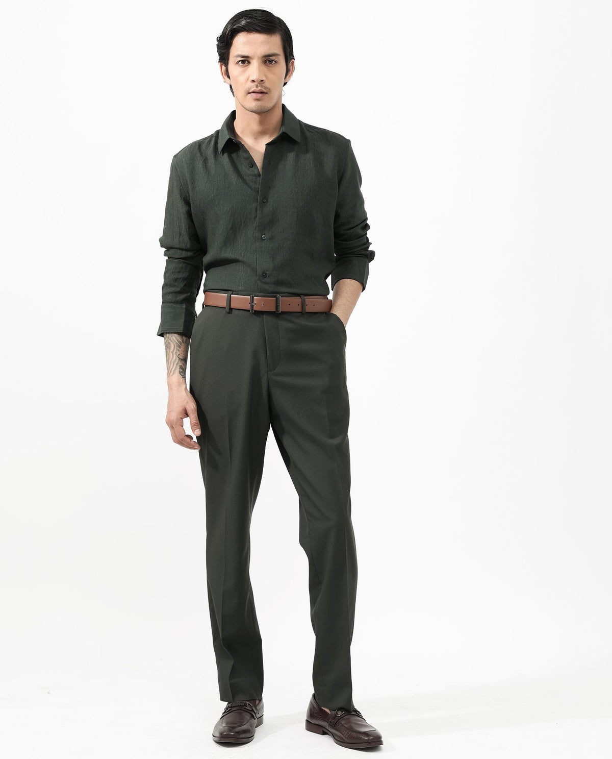 Rare Rabbit Mens Ufa Green Viscose Nylon Fabric Full Sleeve Regular Fit Solid Textured Shirt