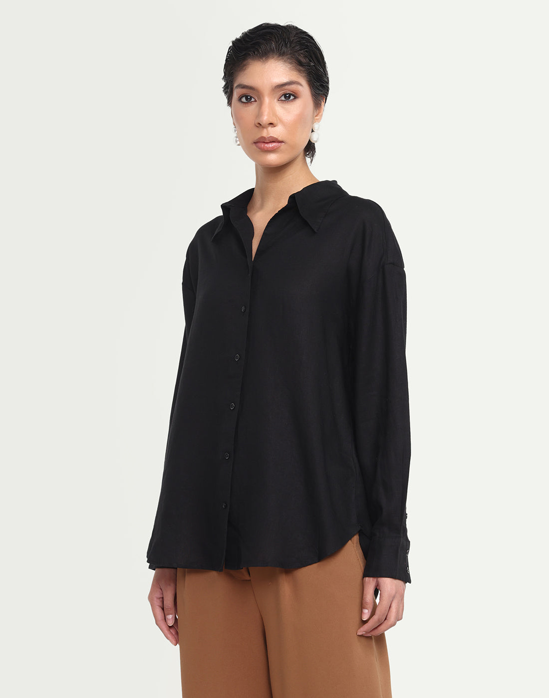 Rareism Women's Uganda Black Linen Spread Collar Regular Plain Shirt