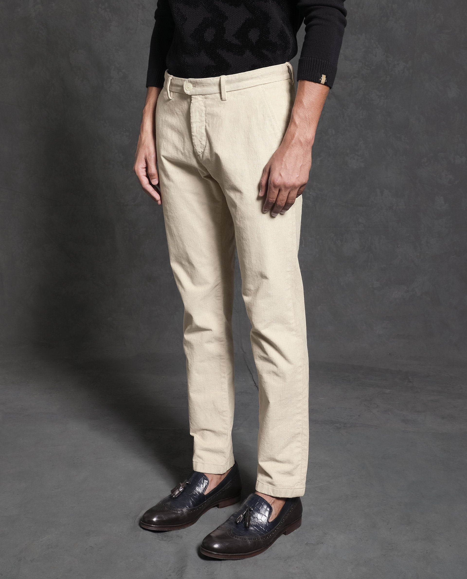Men's Double Pleat Corduroy Trouser in Navy | Sunspel