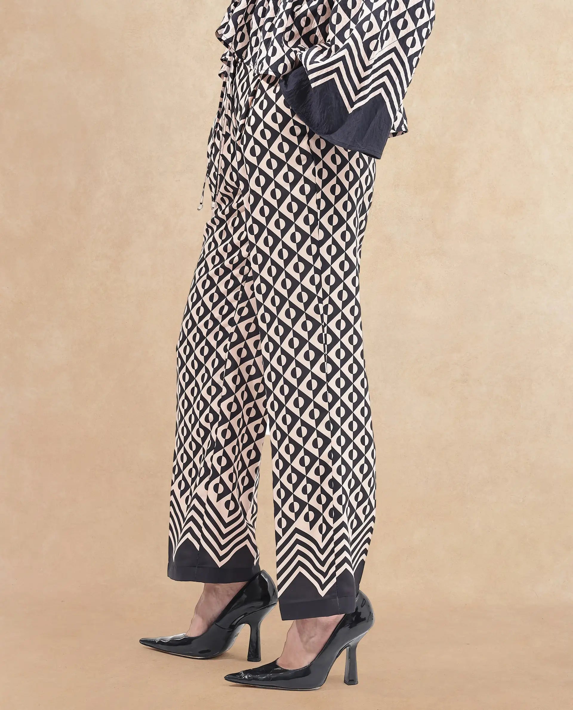 Rareism Women's Urapan Black Polyester Blend Geometric Print Ankle Length Straight Fit Trouser