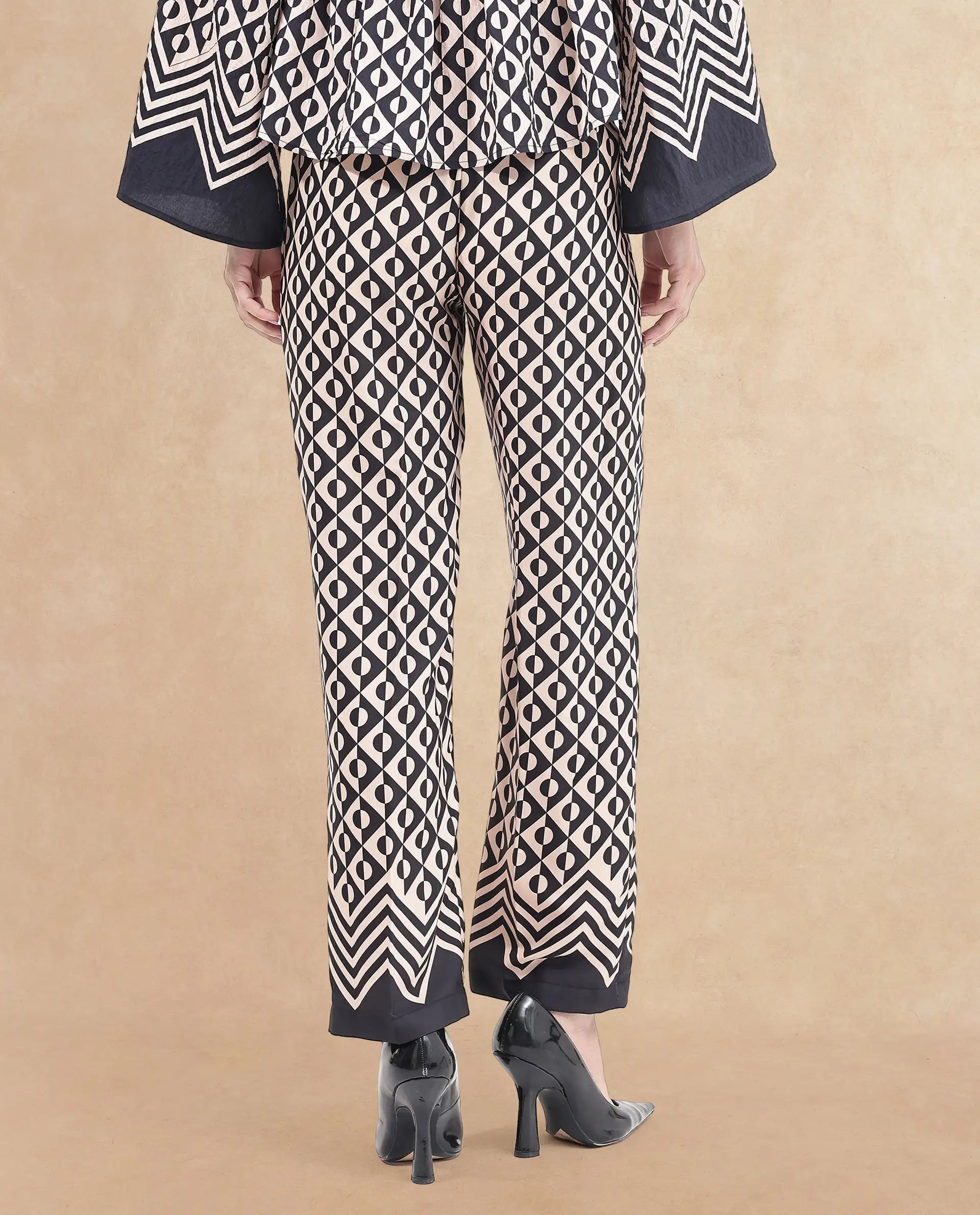 Rareism Women's Urapan Black Polyester Blend Geometric Print Ankle Length Straight Fit Trouser