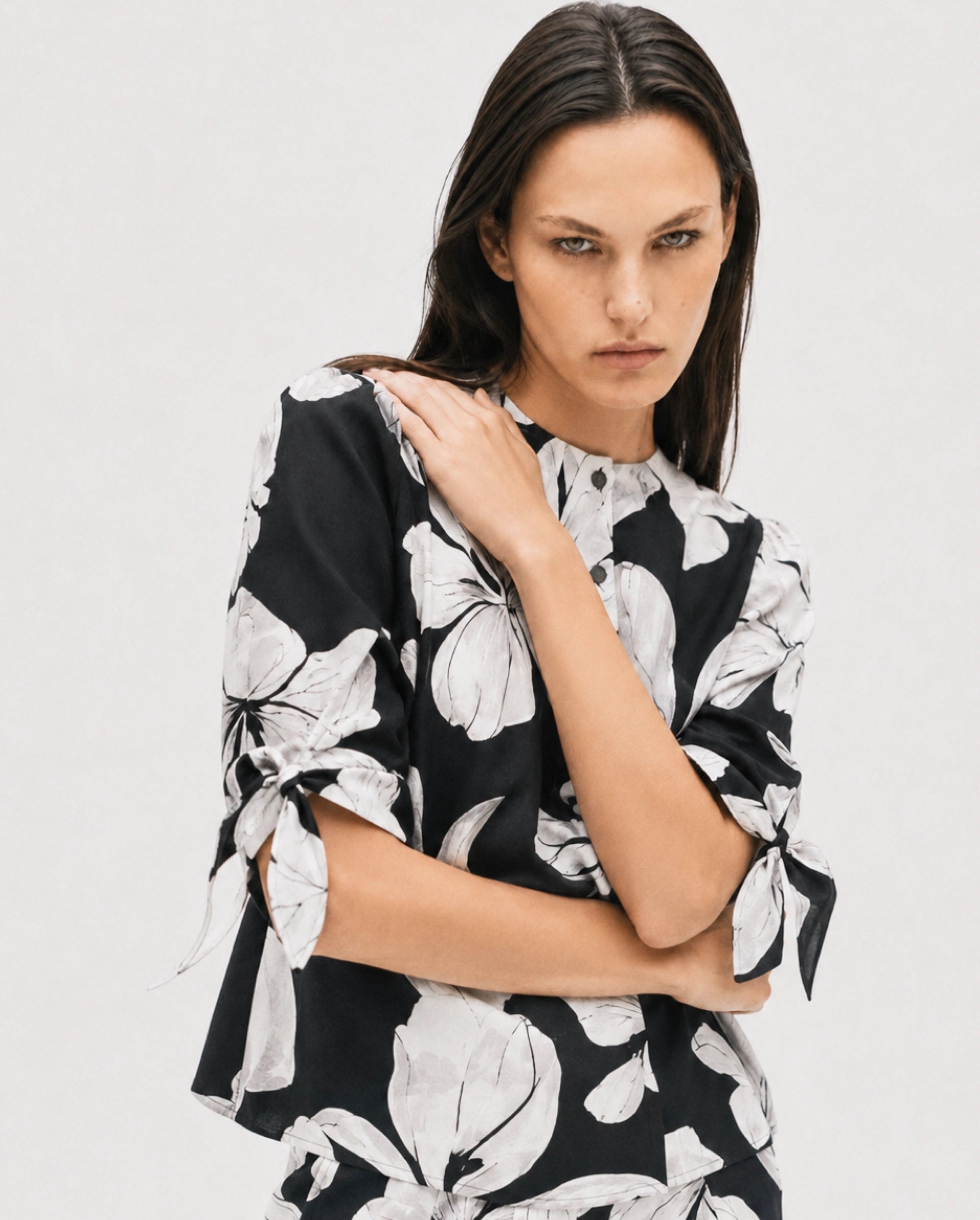 Rareism Women's Vasha-T Black Viscose Half Sleeve Relaxed Fit Floral Print Top