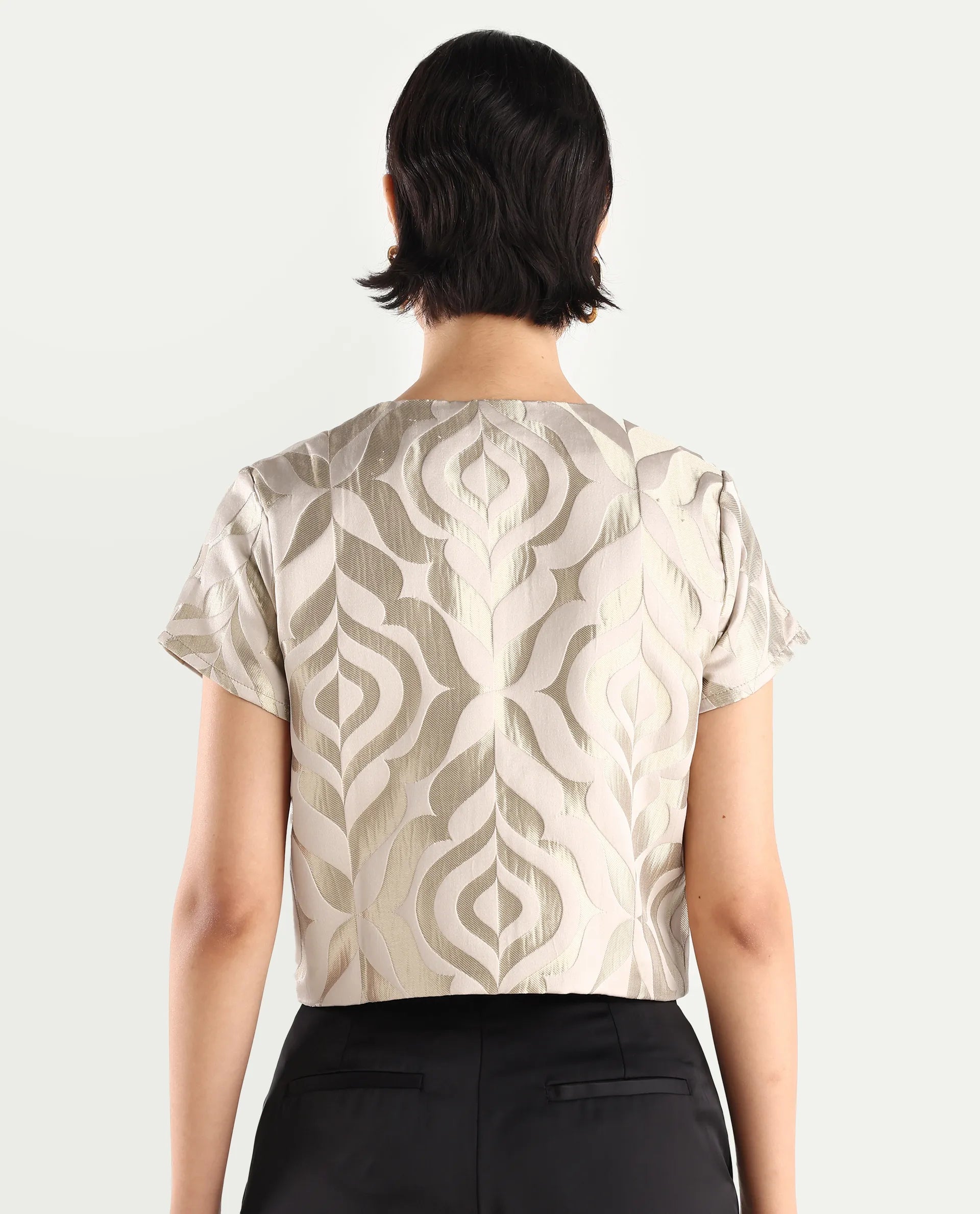 Rareism Women's Vegor Metalic Gold Polyester Blend Crew Neck Jacquard Crop Regular Fit Jacket