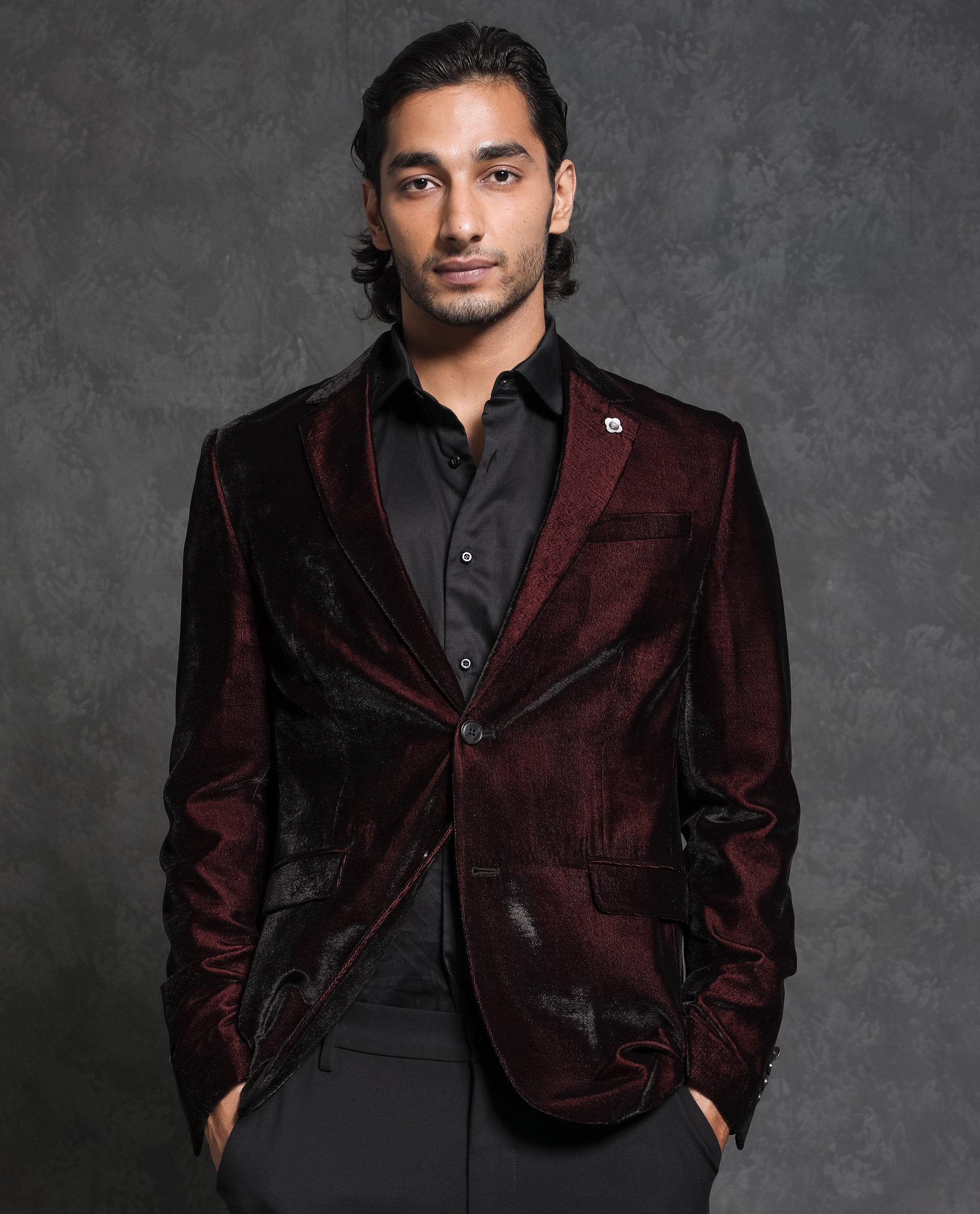 Rare Rabbit Men's Velter Dark Maroon Velvet Plain Tailored Fit Full Sleeve Lapel Neck Blazer