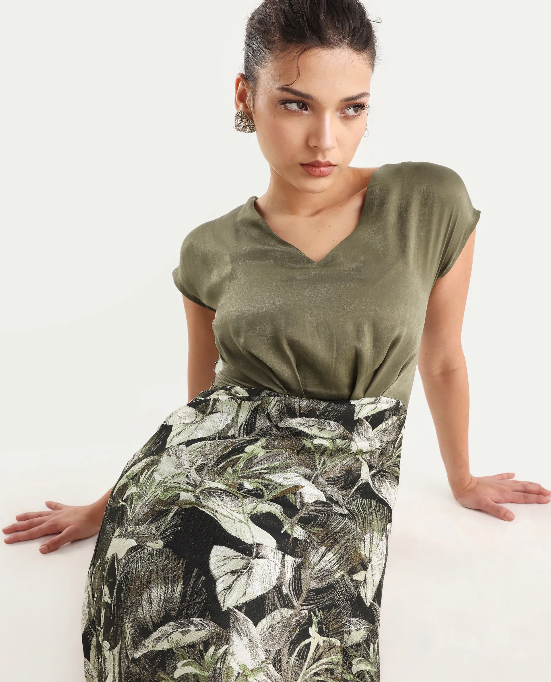 Rareism Women's Ventil Multi Satin V-Neck Jacquard Sleeveless Mini Fitted Dress