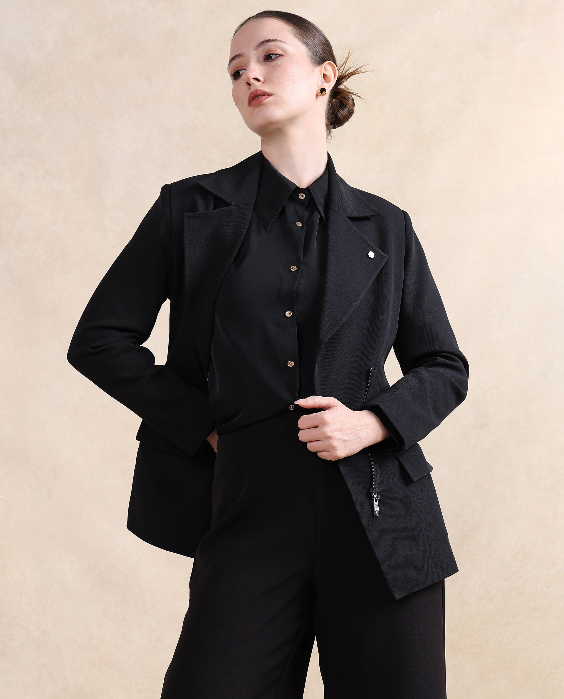 Rareism Women Versto Black Full Sleeve Lapel Neck Zipper Closure Plain Jacket