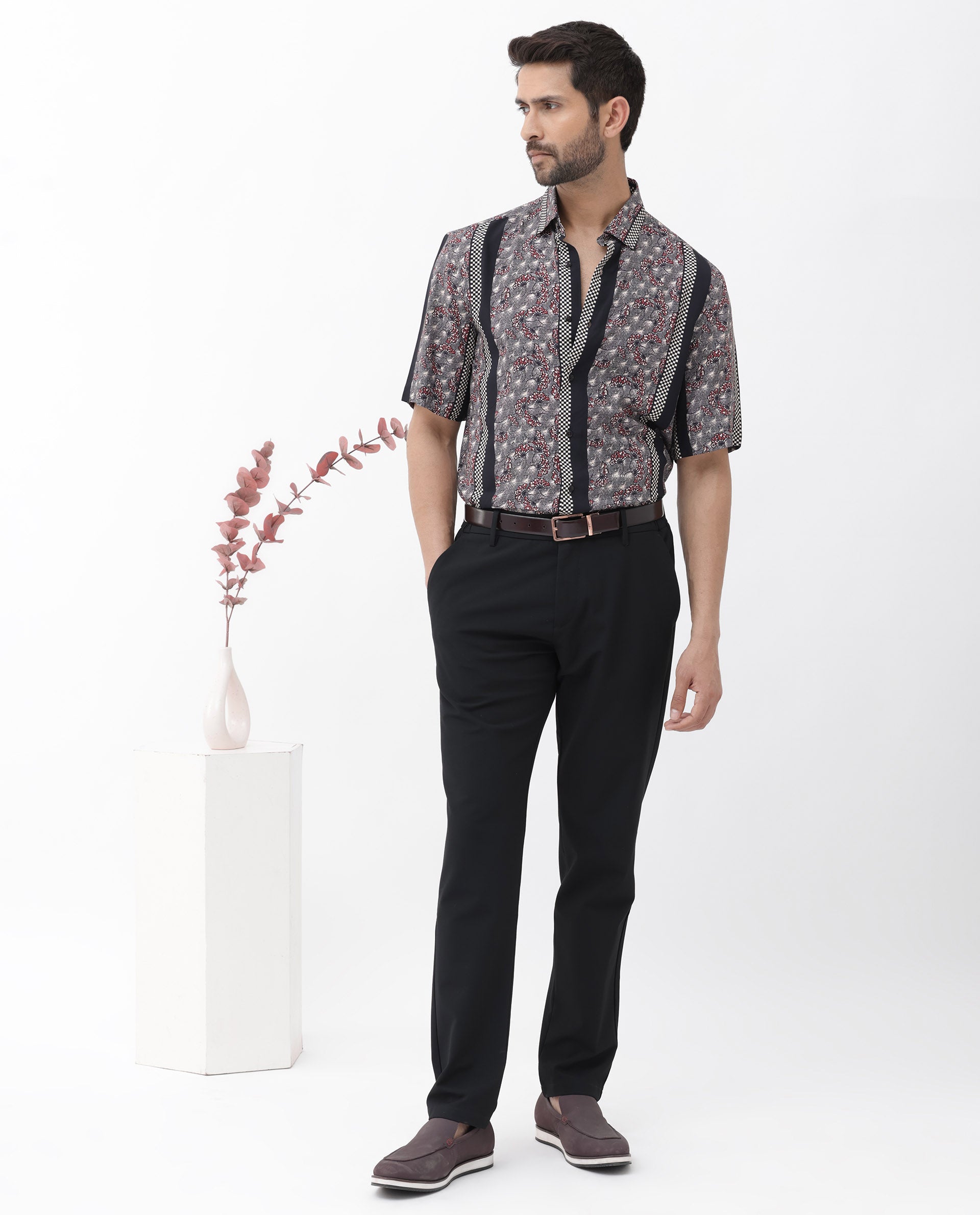 Rare Rabbit Mens Vestor Black Viscose Fabric Short Sleeve Boxy Fit Abstract Floral Print Shirt