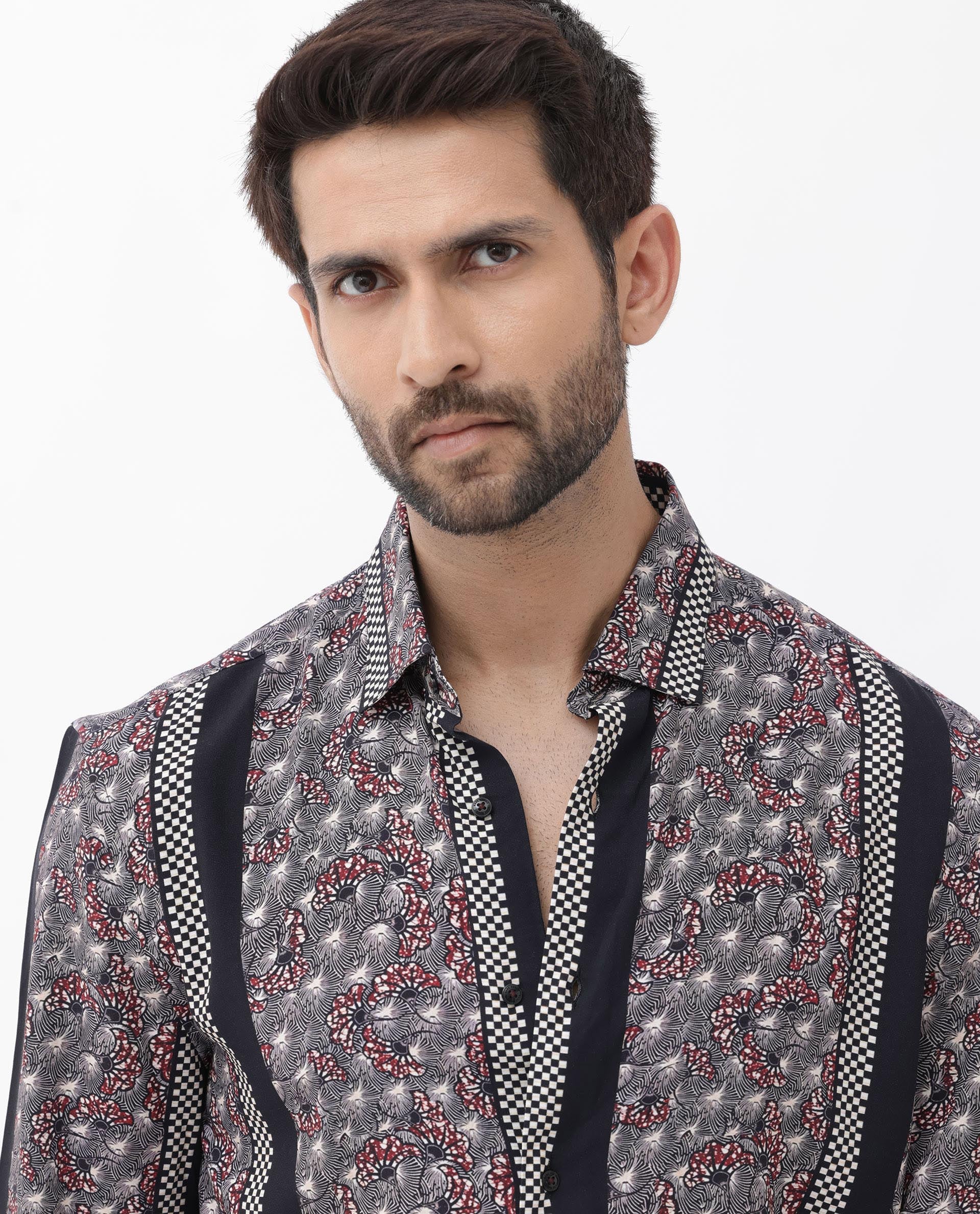 Rare Rabbit Mens Vestor Black Viscose Fabric Short Sleeve Boxy Fit Abstract Floral Print Shirt