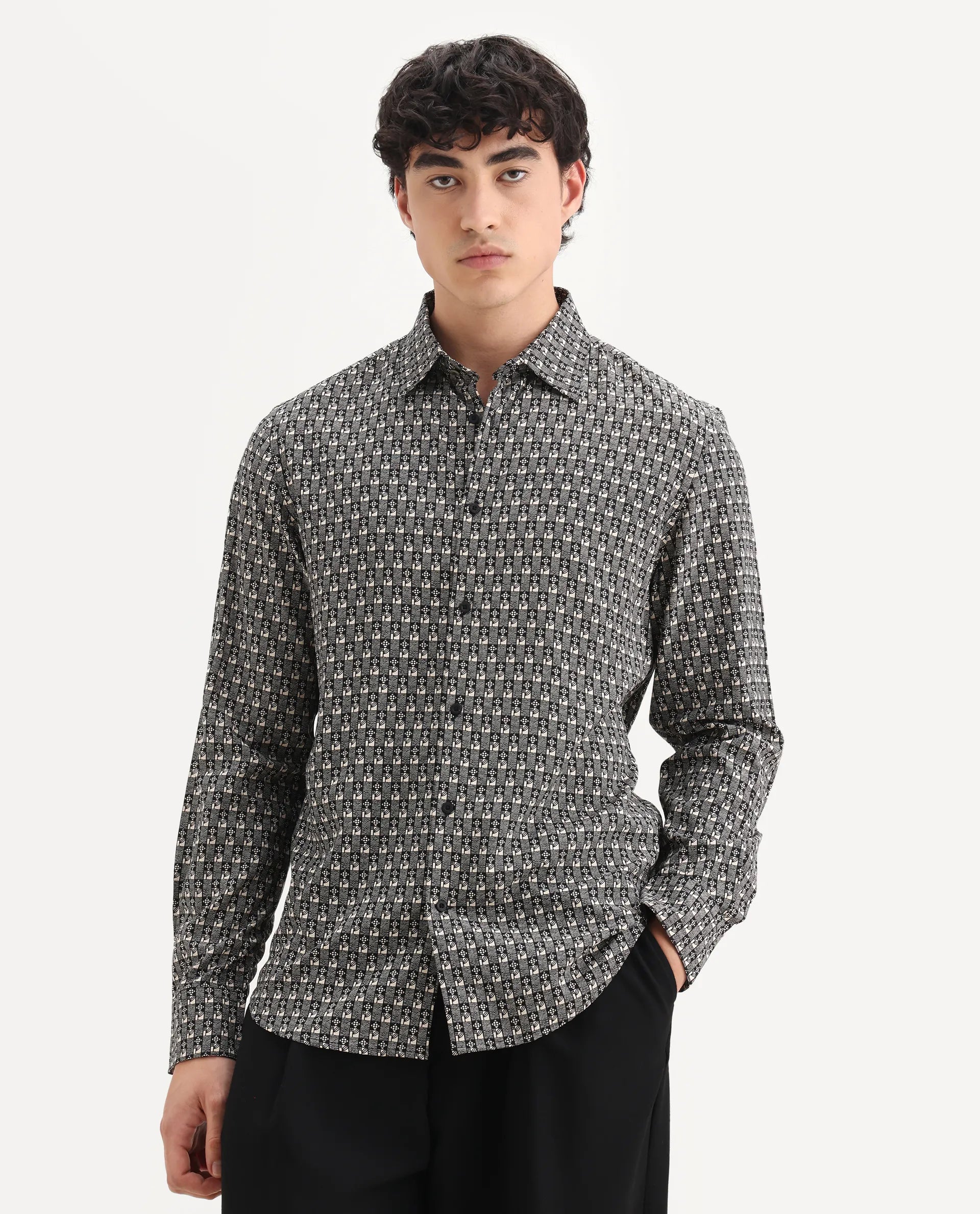 Rare Rabbit Men's Vitry-25 Black Cotton Fabric Spread Collar Regular Fit Jacquard Shirt