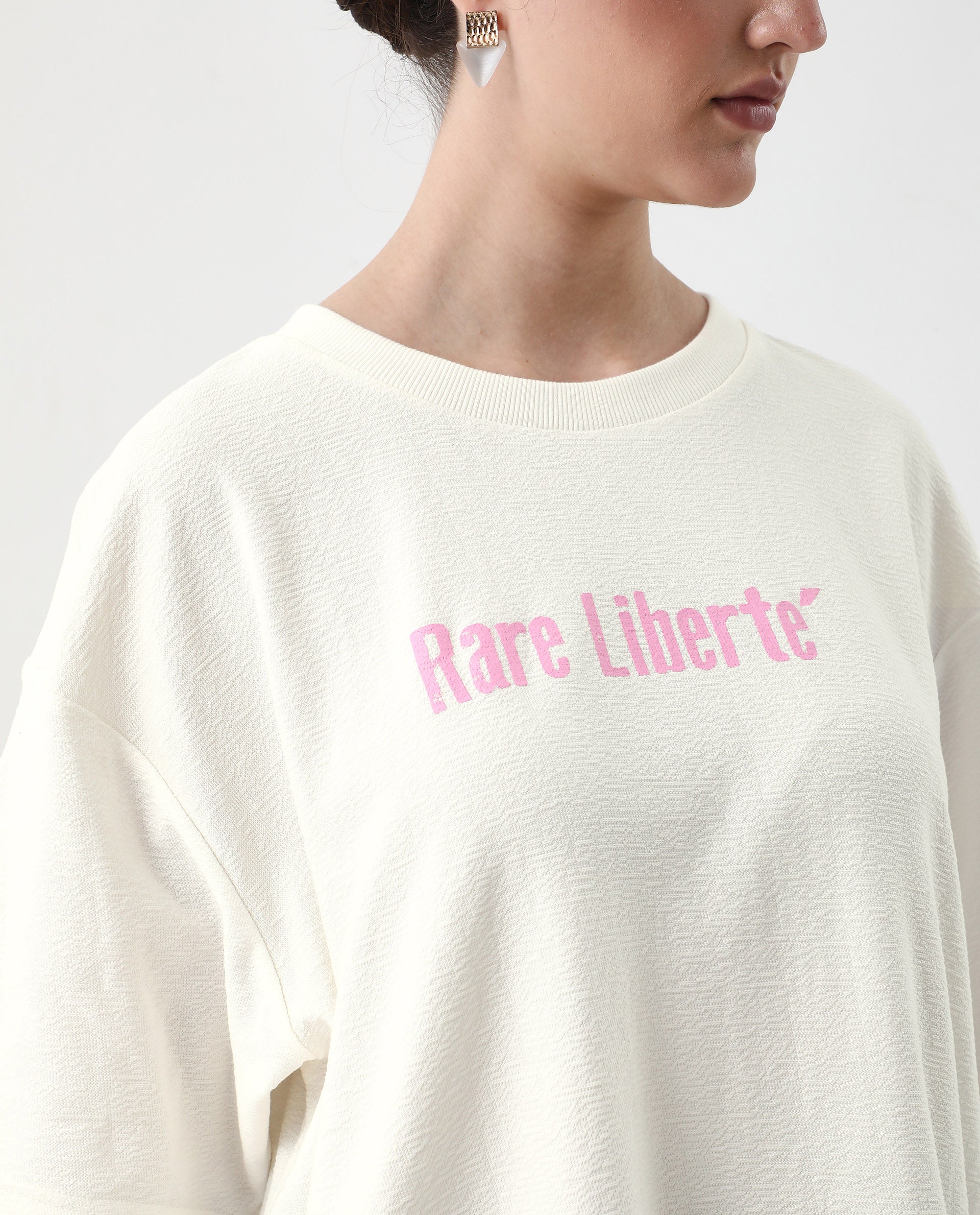 Rareism Women's Wahre Off White Cotton Crew Neck Graphic Print Oversized T-Shirt