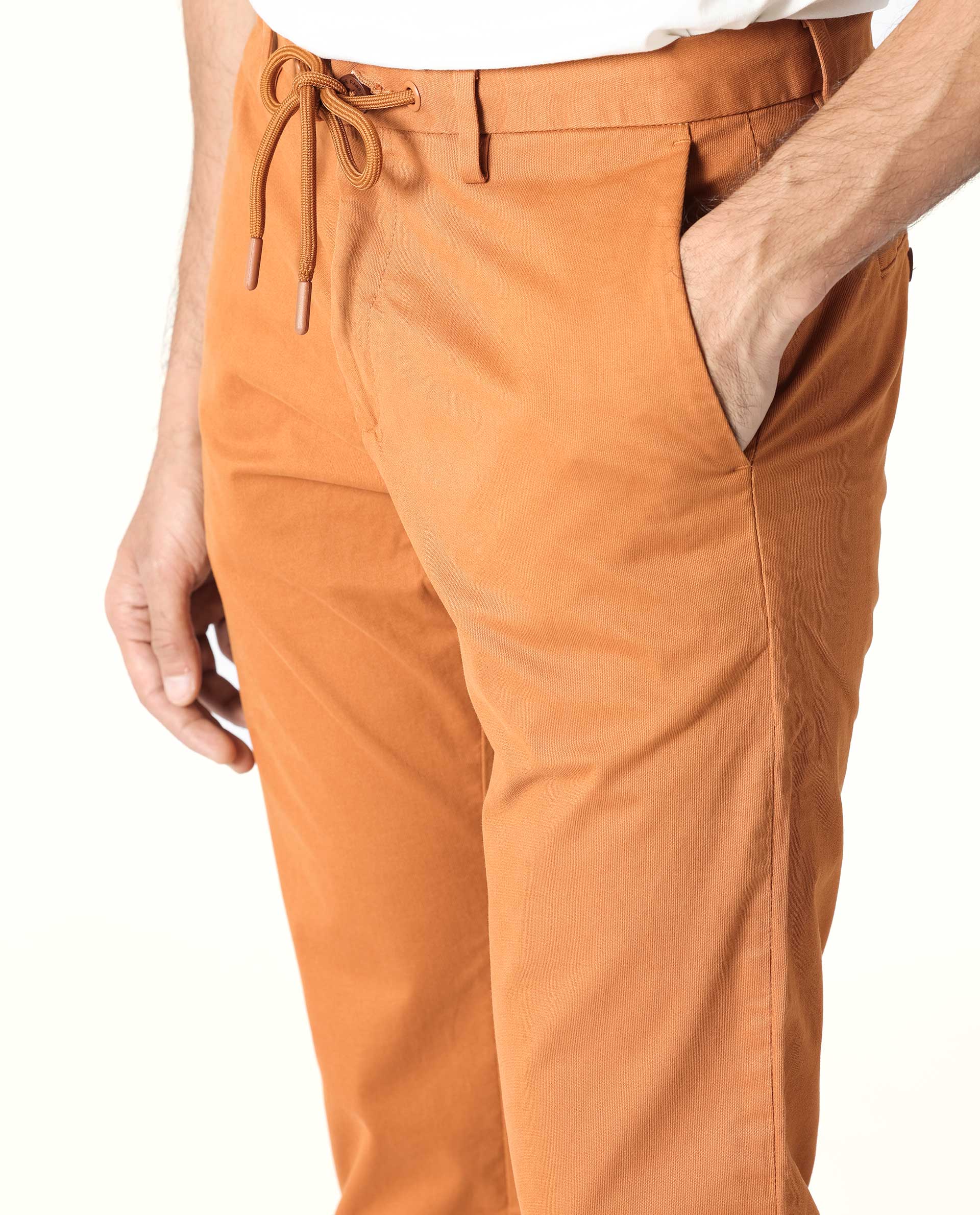 Loro Piana Slim-Fit Drawstring Linen Trousers in Dark Blue | SARTALE