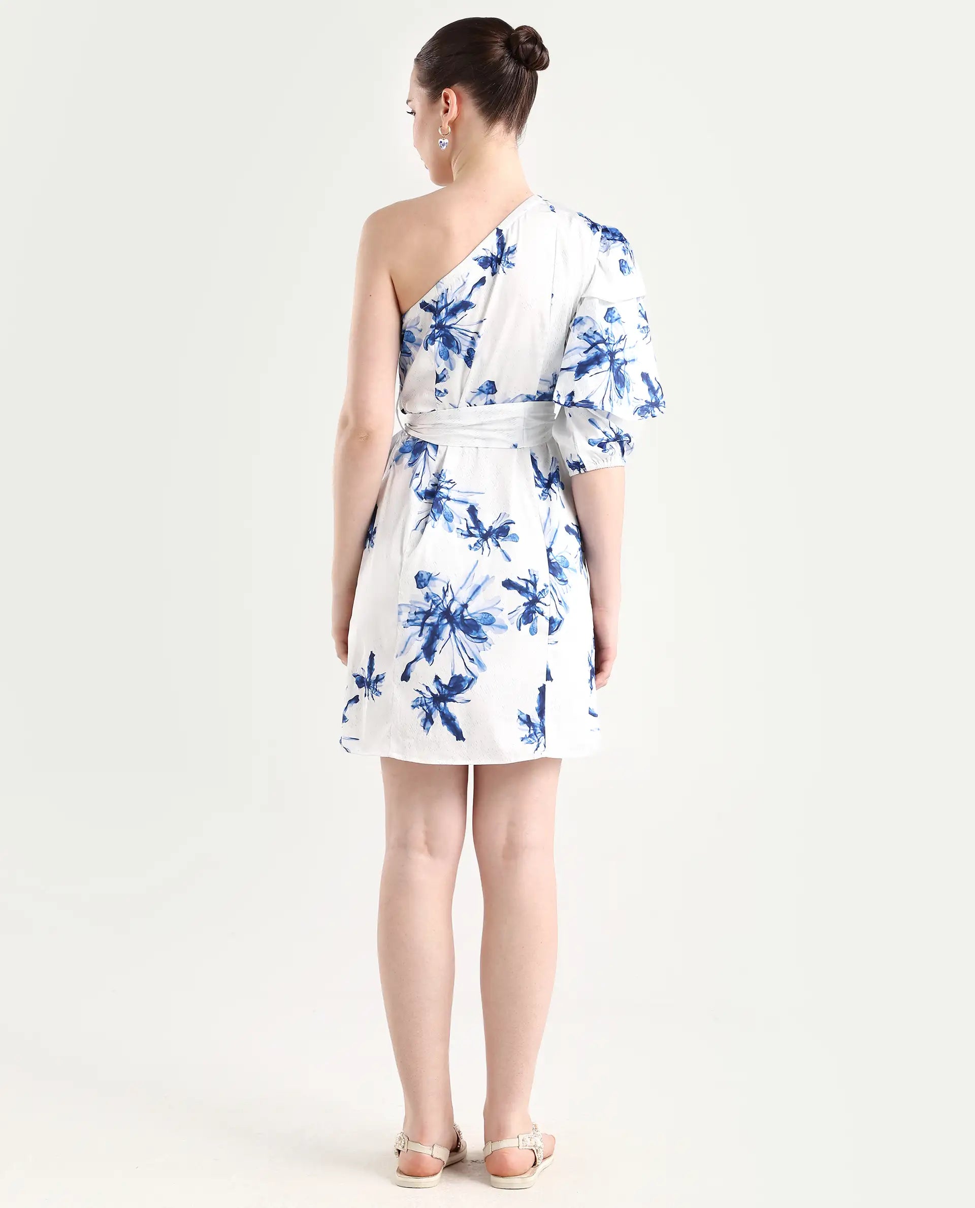 Buy Winnie - White Floral Print Knee Length Dress| Rareism Buy Winnie - White Floral Print Knee Length Dress| Rareism