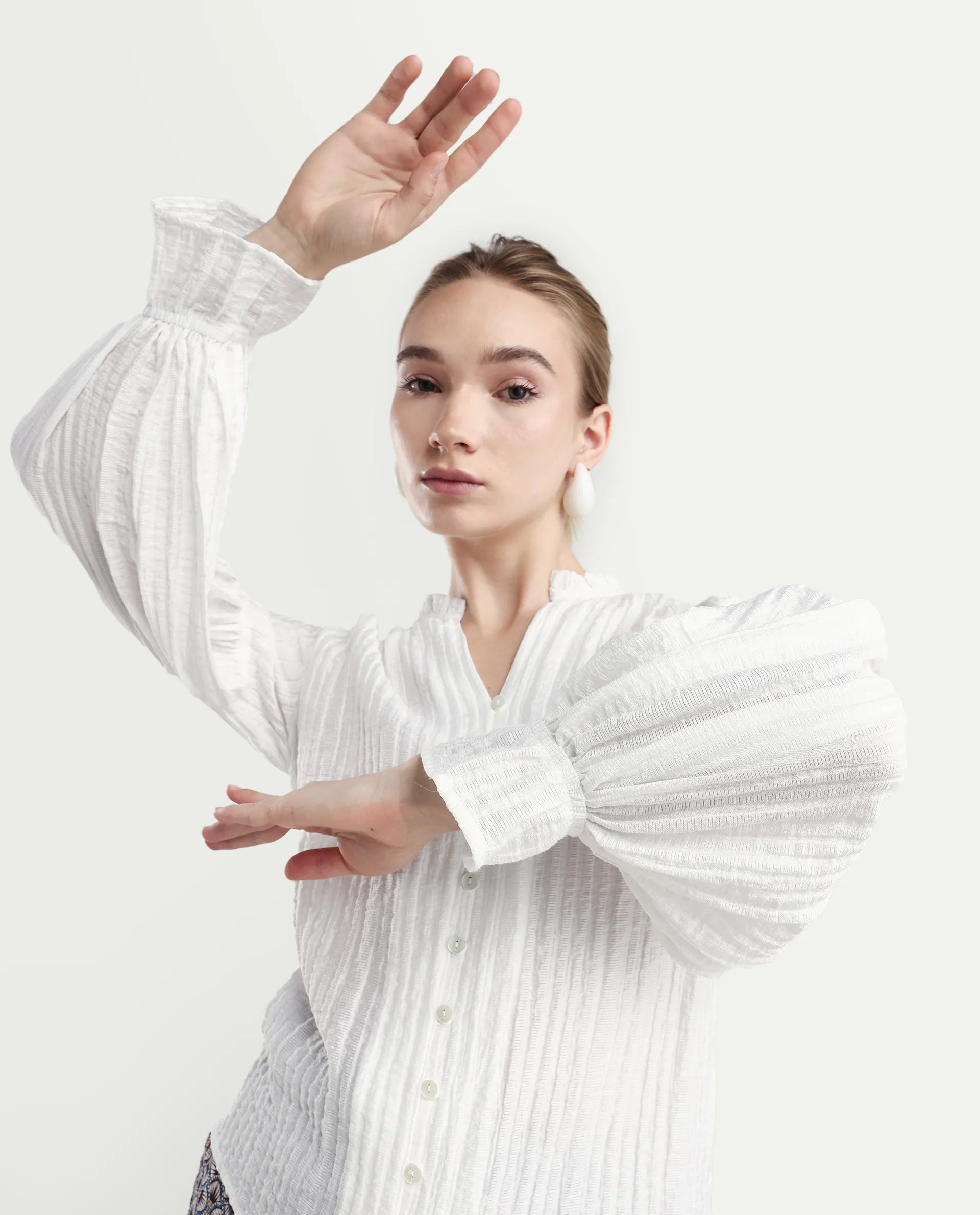 Rareism Women's Cotton Blend V-Neck Plain Lantern Sleeve Regular Fit Top