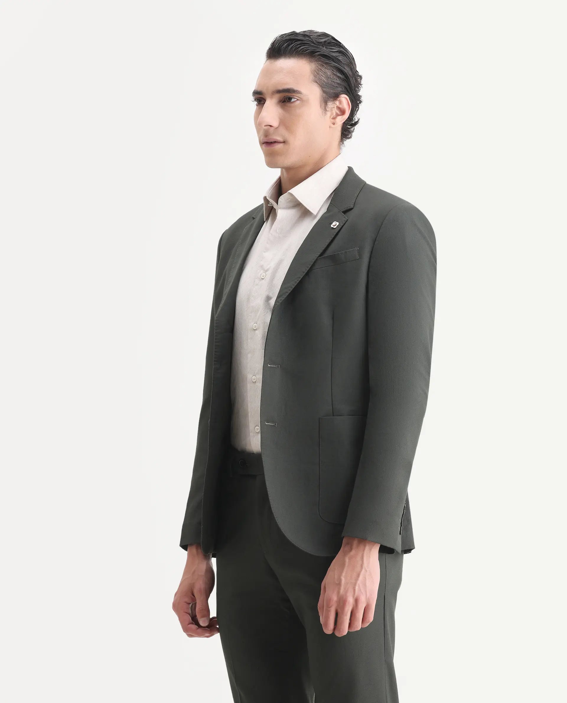 Rare Rabbit Men's Zanza Green Polyester Plain Tailored Fit Full Sleeve Lapel Neck Suits