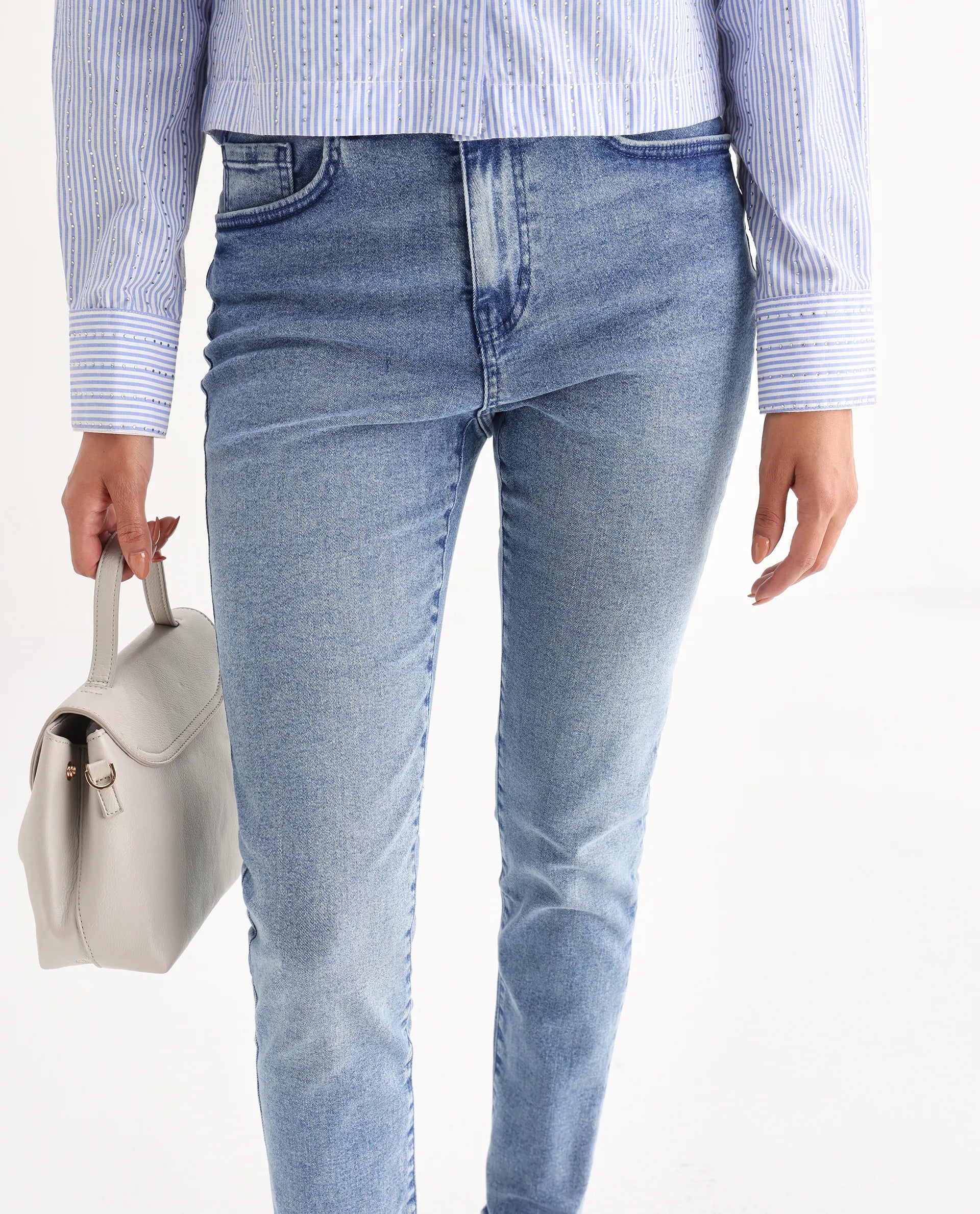 Rareism Women's Zingo Light Blue Cotton Blend Plain Ankle Length Skinny Fit Jeans