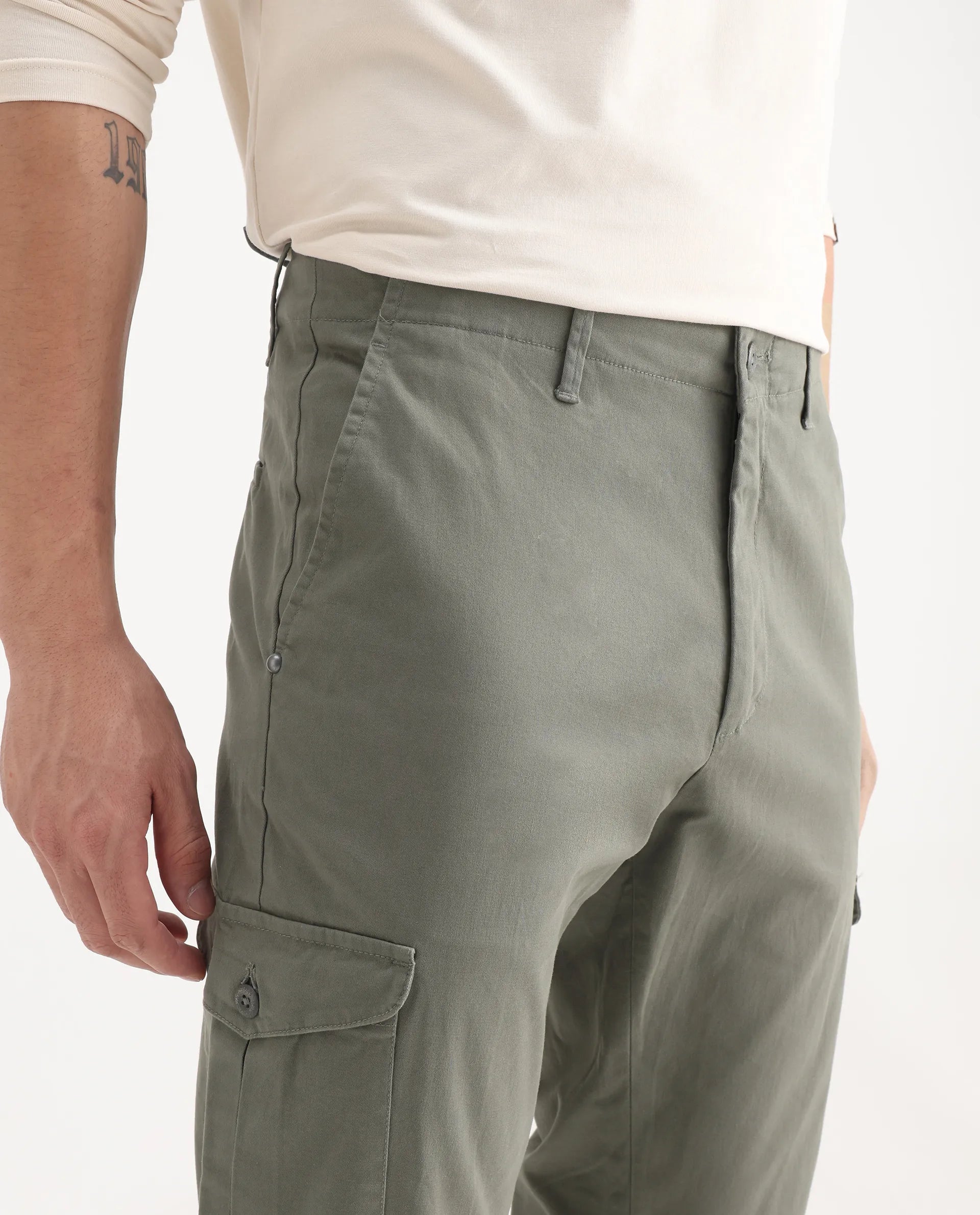 Rare Rabbit Men's Zipe Dusky Olive Cotton Plain Regular Fit Trouser