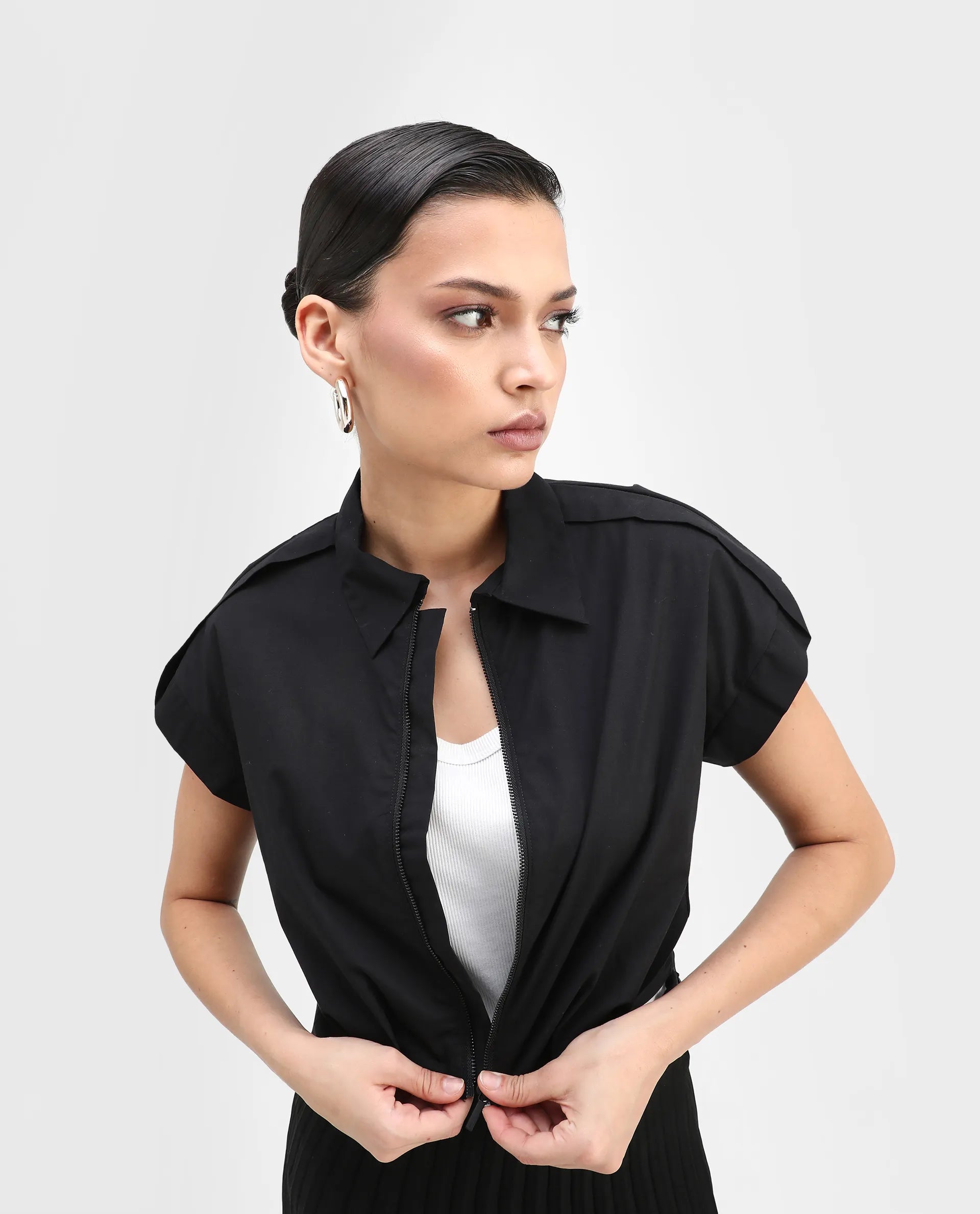 Rareism Women's Zuckery Black Cotton Blend Drop Collar Plain Extended Sleeves Crop Regular Fit Top