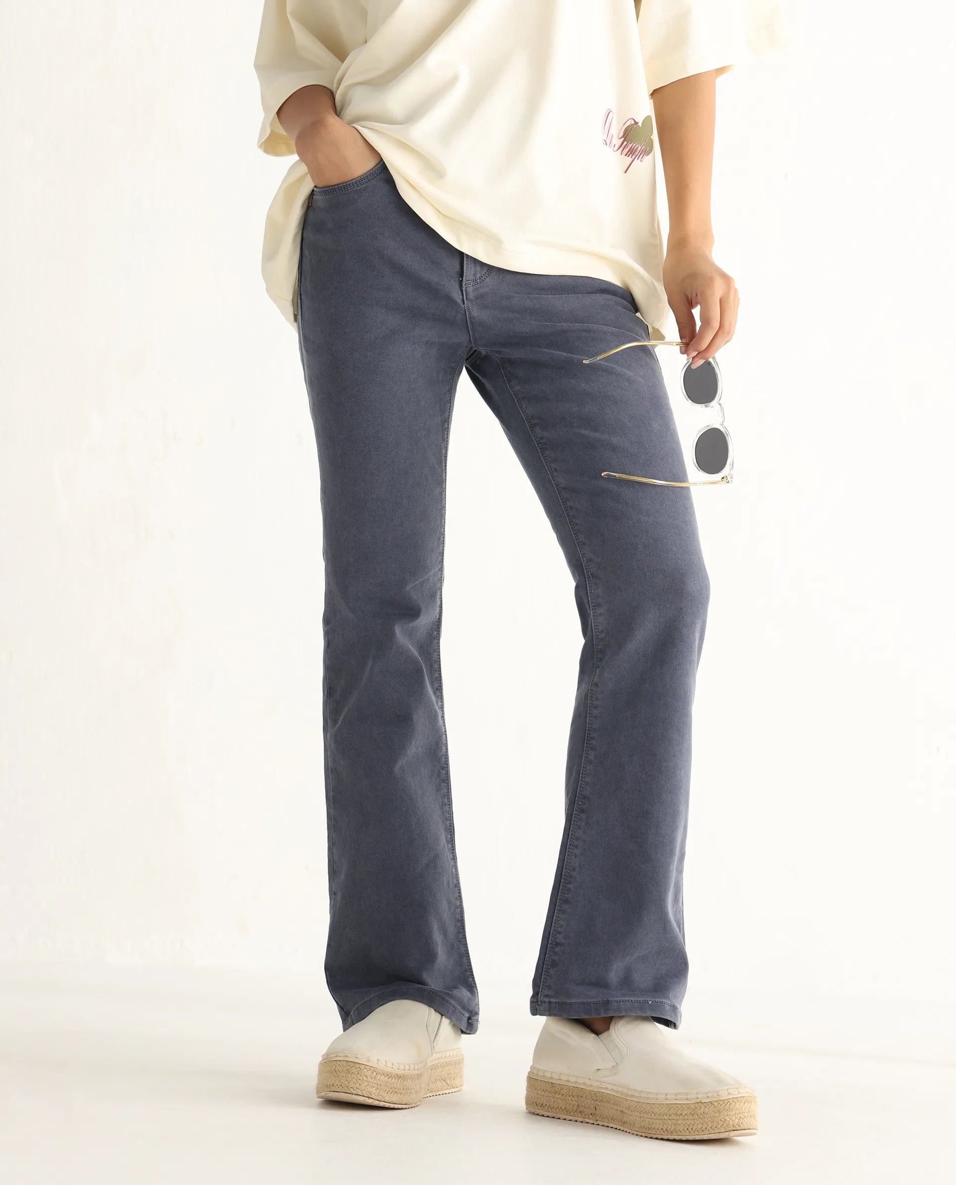 Rareism Women's Booter Grey Cotton Blend Plain Ankle Length Slim Fit Jeans