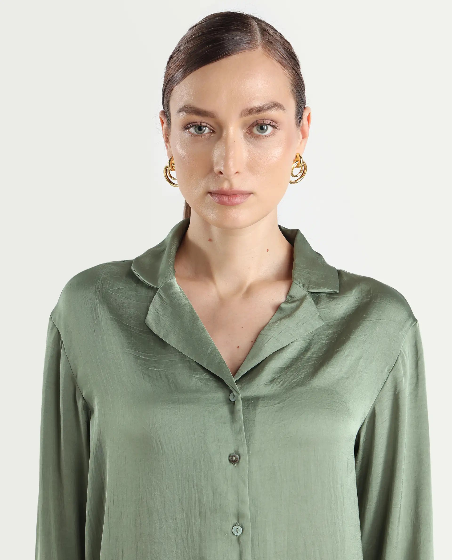 Rareism Women's Chant Light Green Lapel Neck Plain Cuffed Sleeve Regular Fit Top
