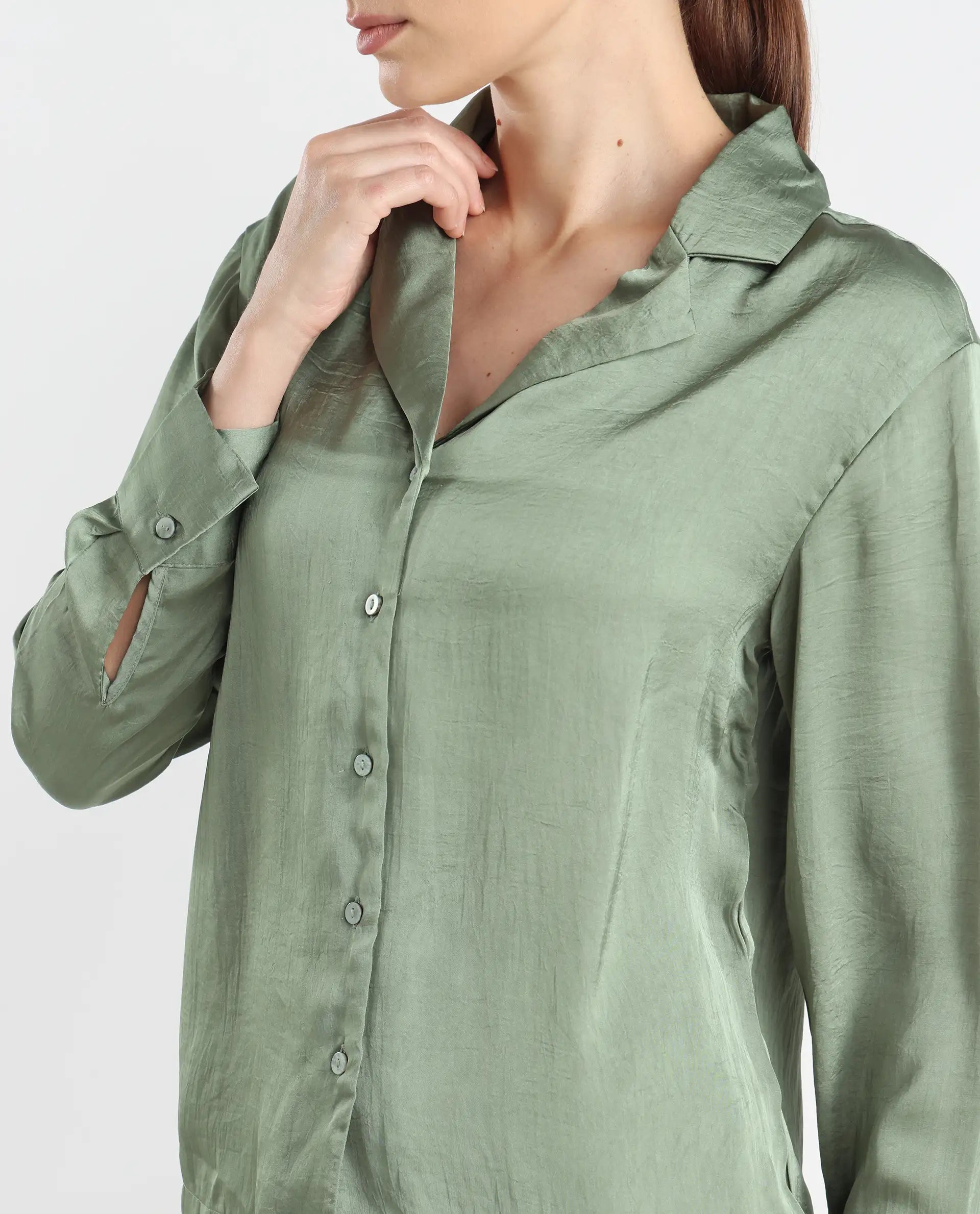 Rareism Women's Chant Light Green Lapel Neck Plain Cuffed Sleeve Regular Fit Top