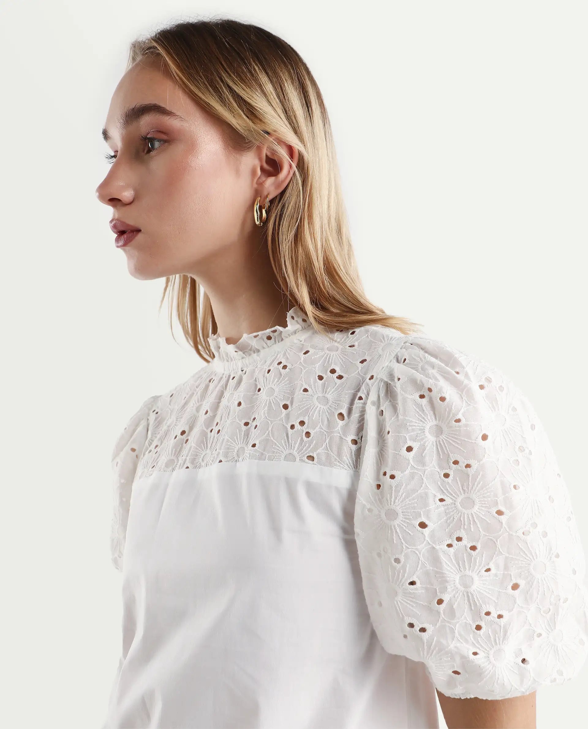 Rareism Women's Dunzon White Cotton Sweetheart Neck Plain Puff Sleeves Regular Fit Top